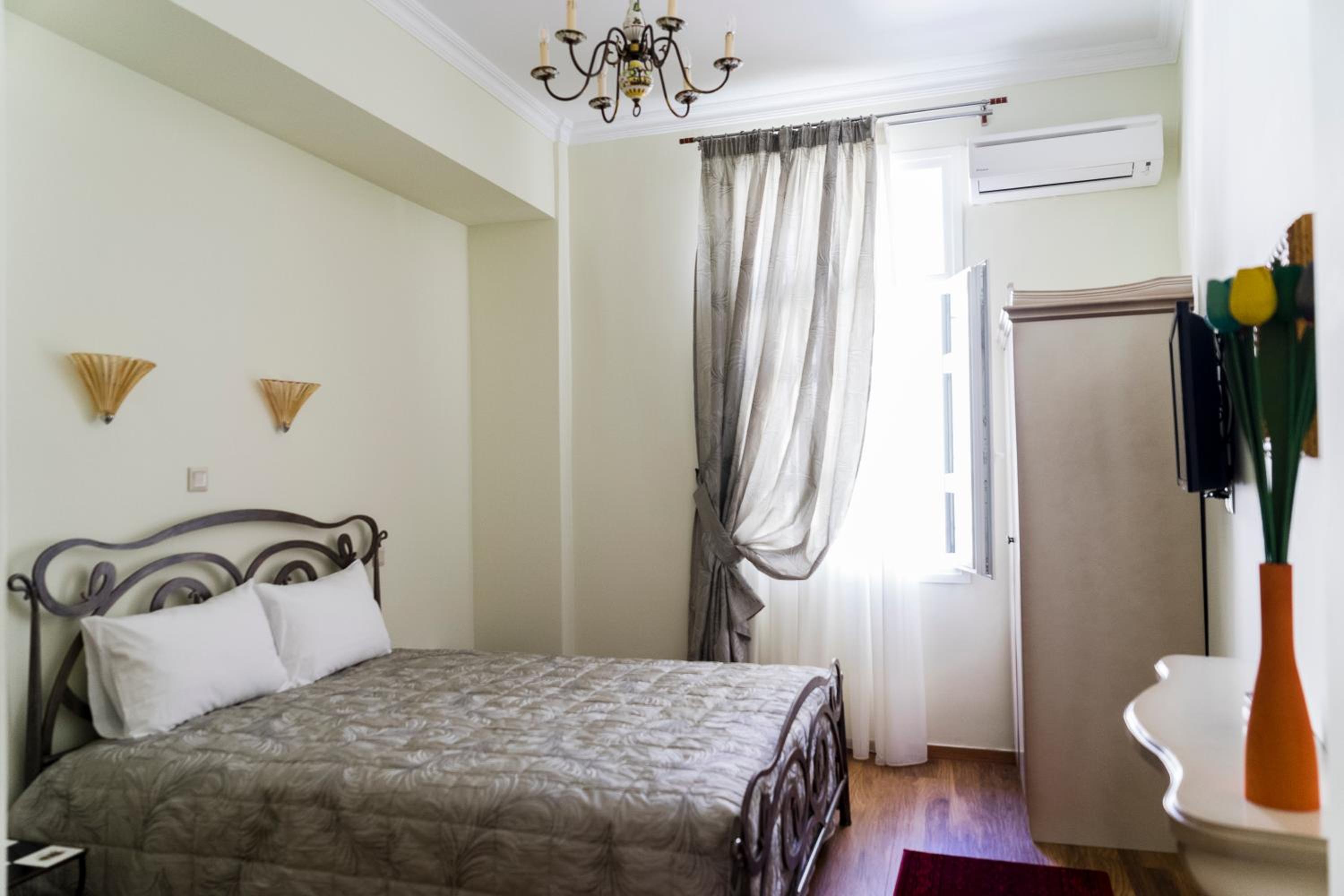 Deluxe Room - Photo 2