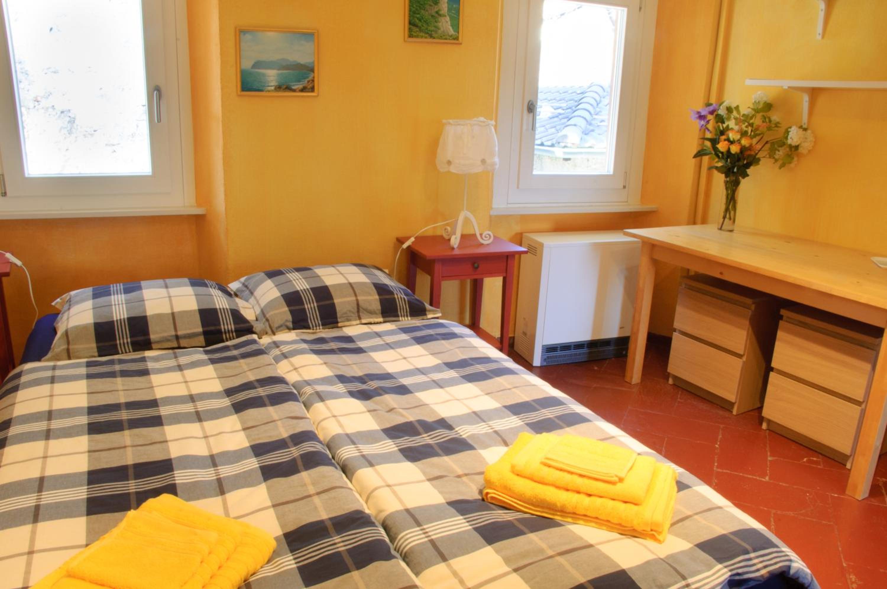 Double Room with Shared Bathroom photo 2