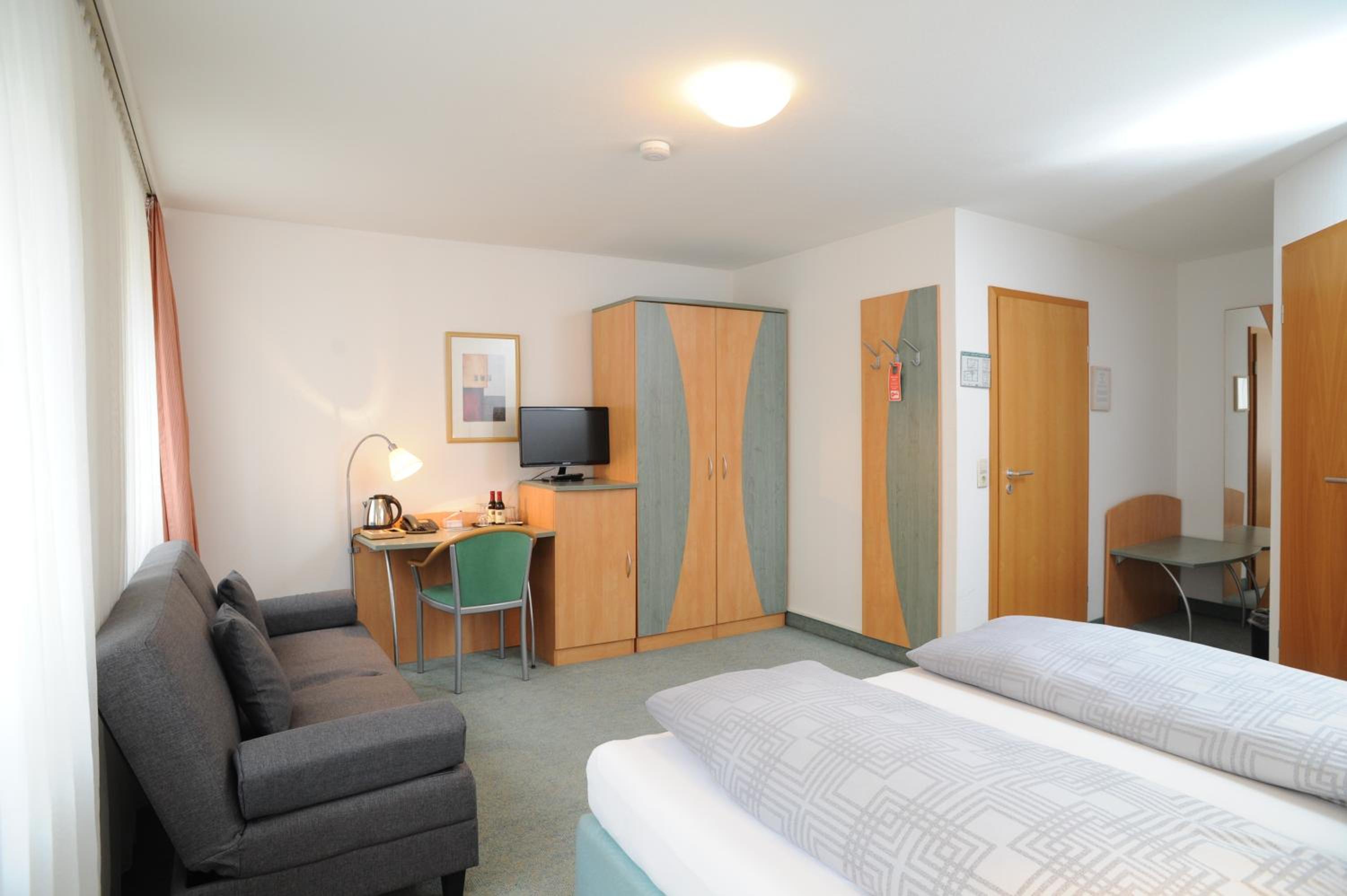 Double Room - Photo 7