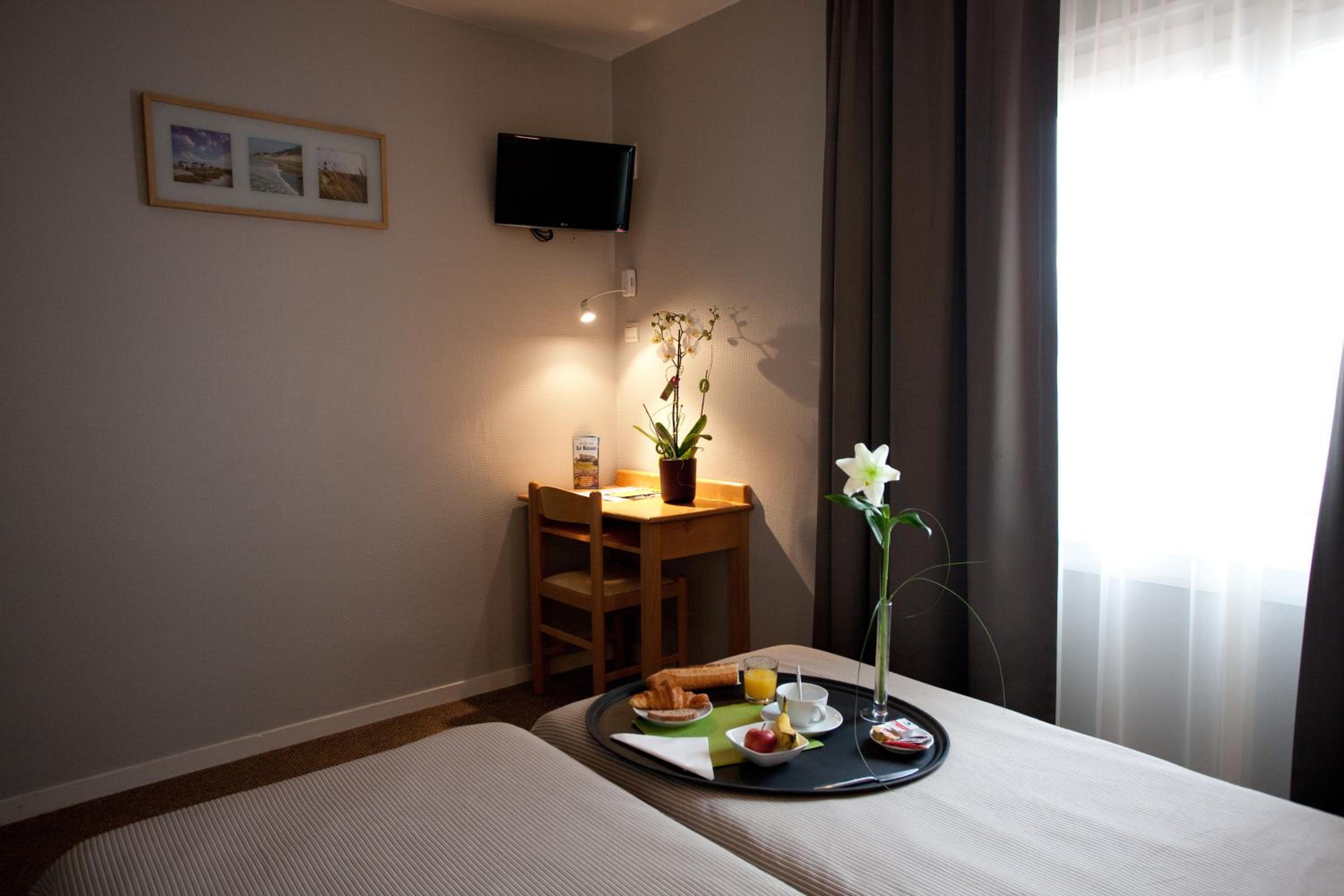Twin Room - Photo 2