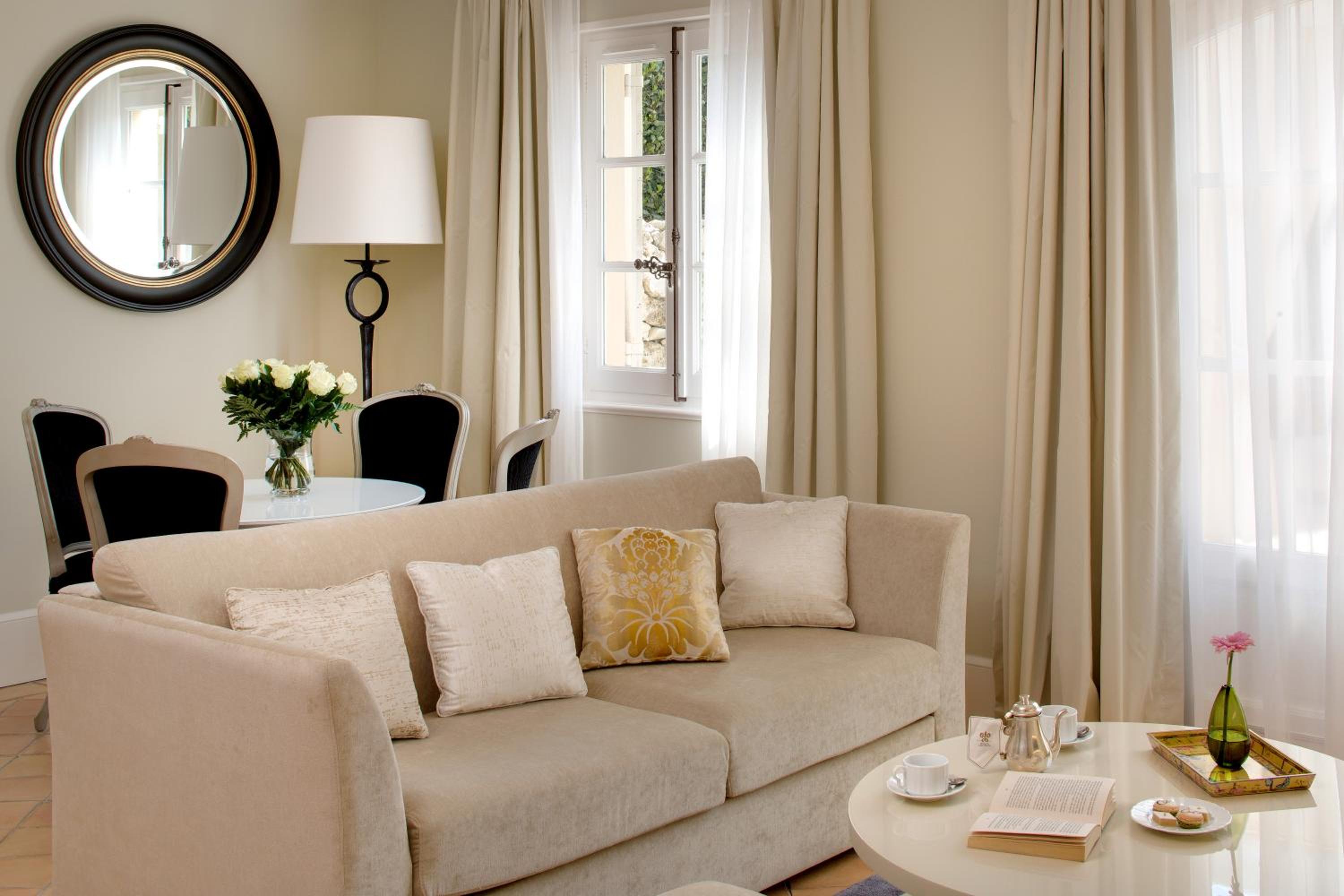 Suite - Photo 5