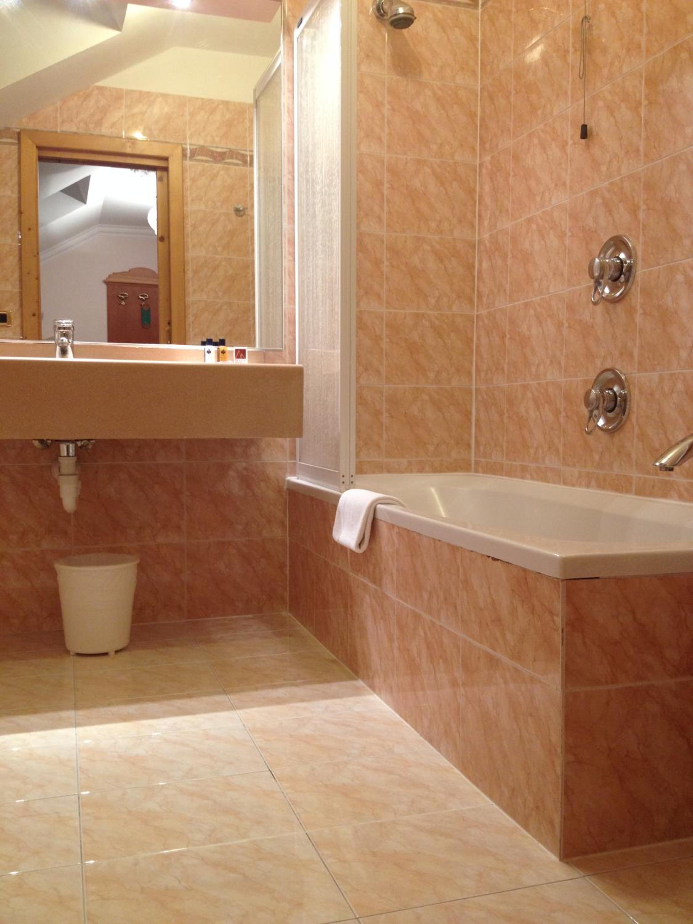 Basic Double or Twin Room photo 3
