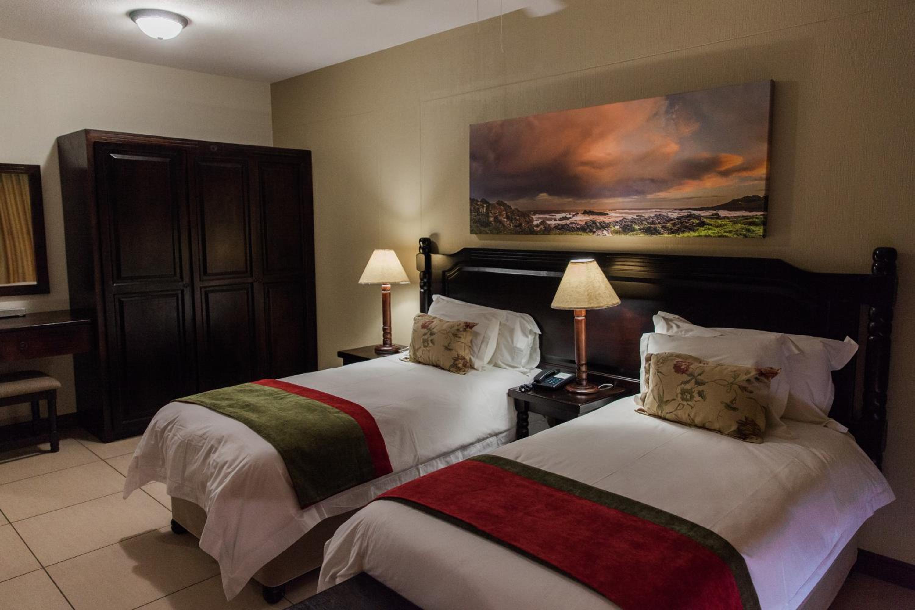 Executive Twin Room - Photo 3