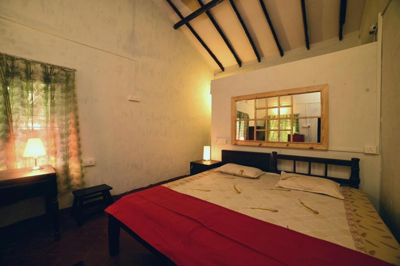 Standard Twin Room with Garden View - Photo 6