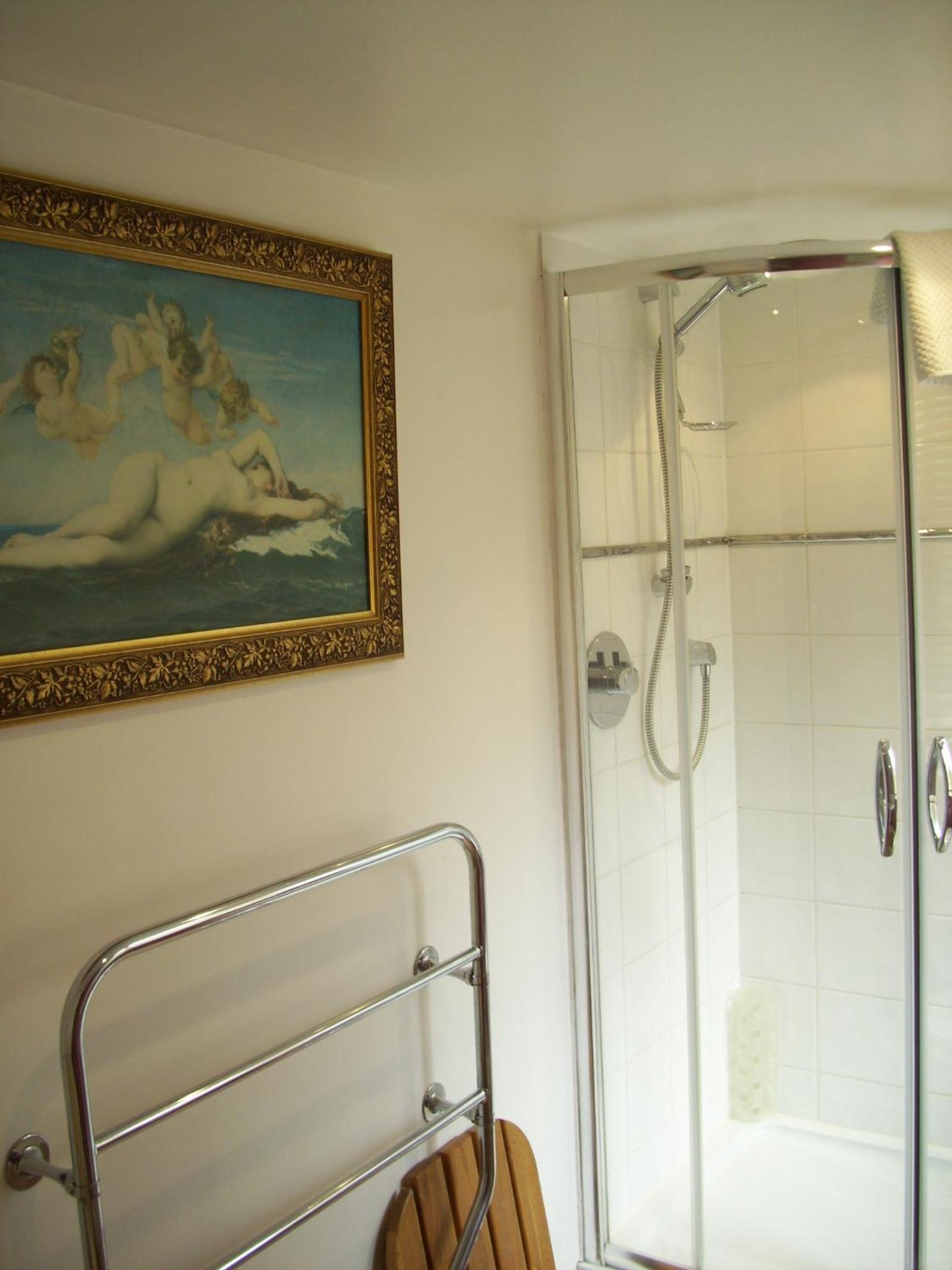 Deluxe Double Room with Shower photo 3