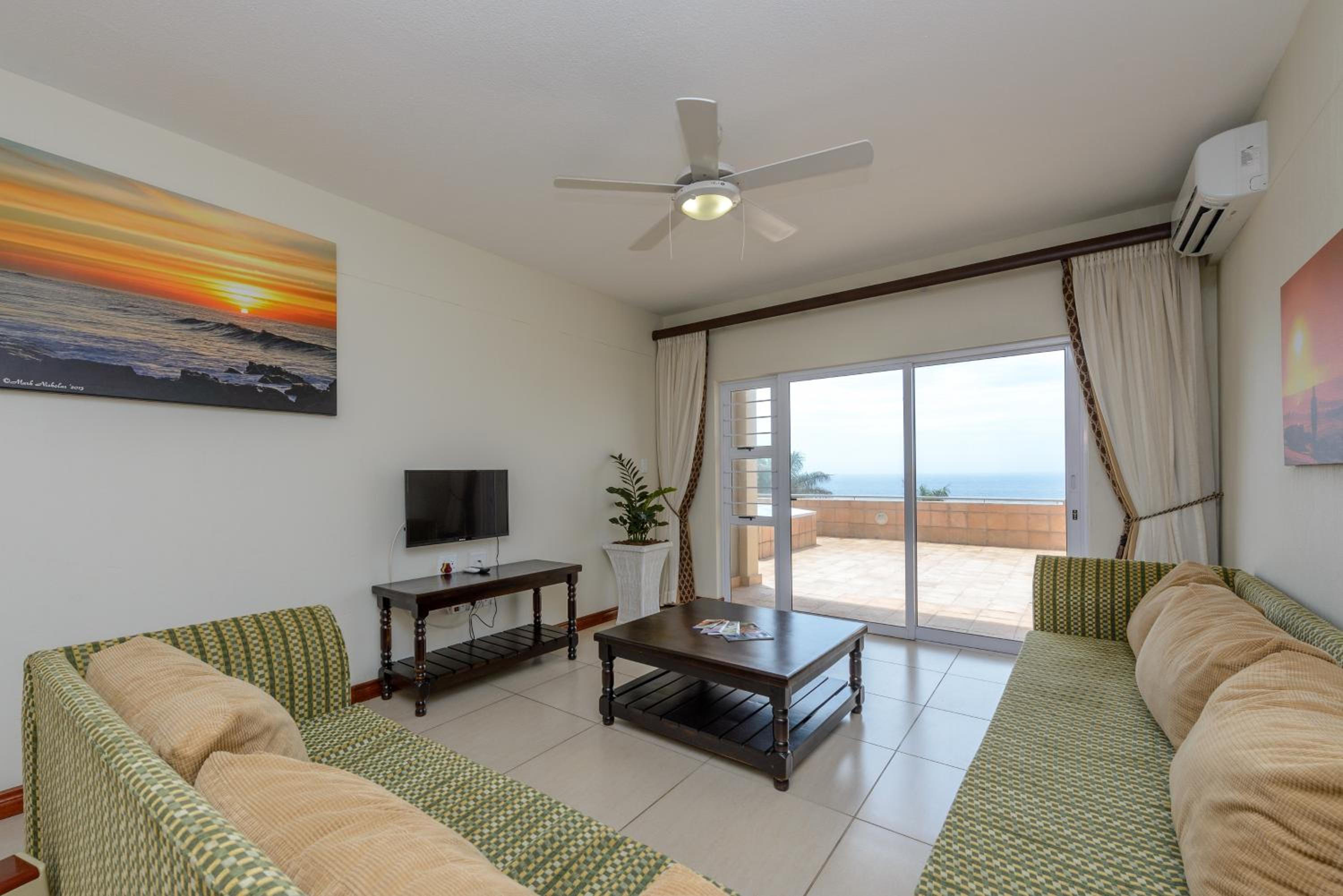 Family Room - Photo 11