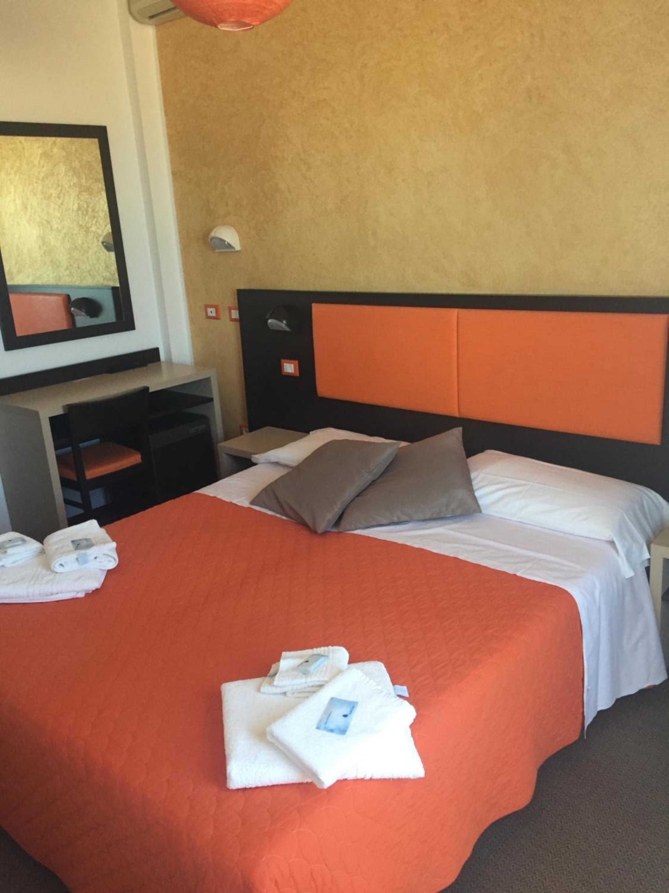 Double or Twin Room with Sea View