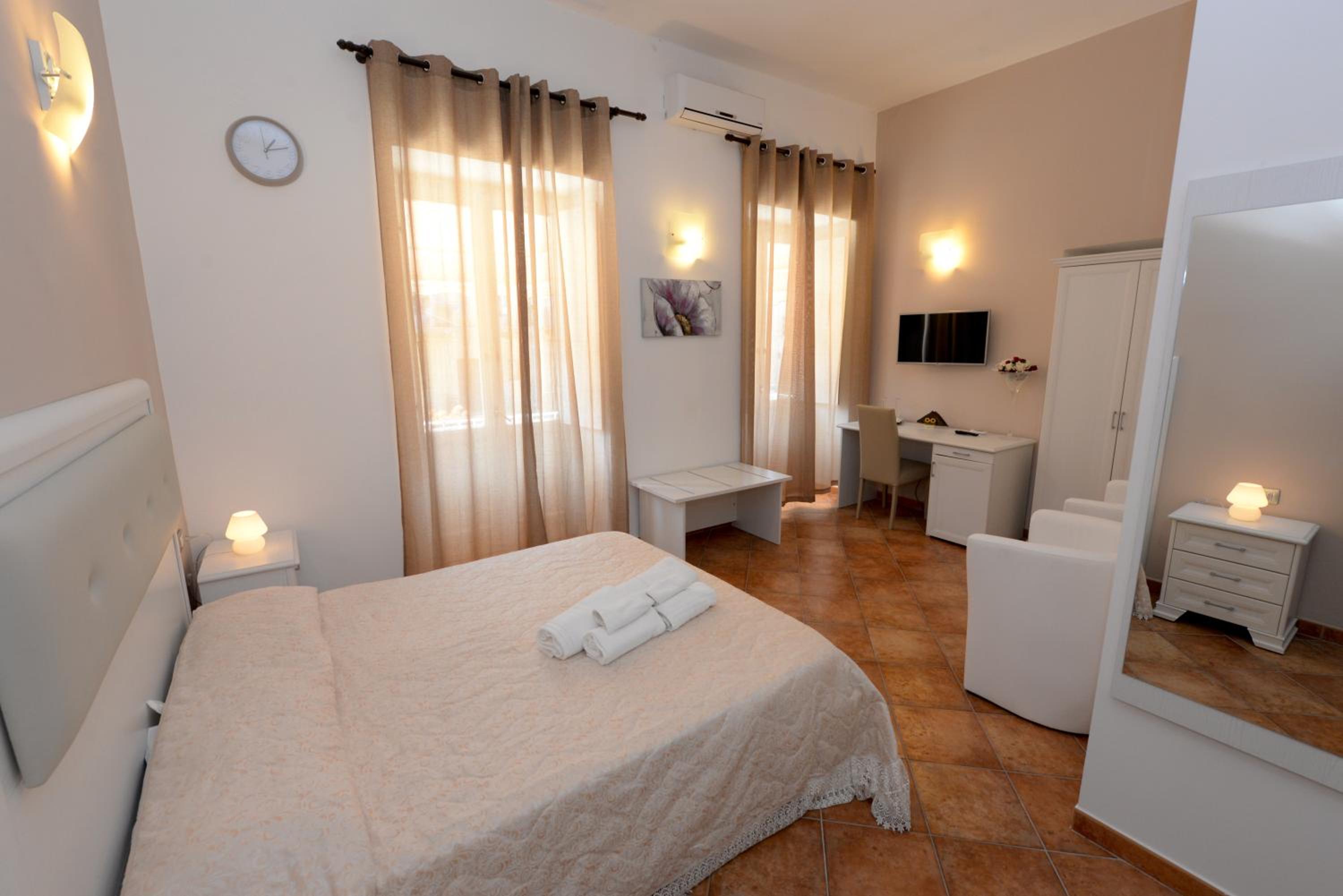 Suite with Balcony photo 3