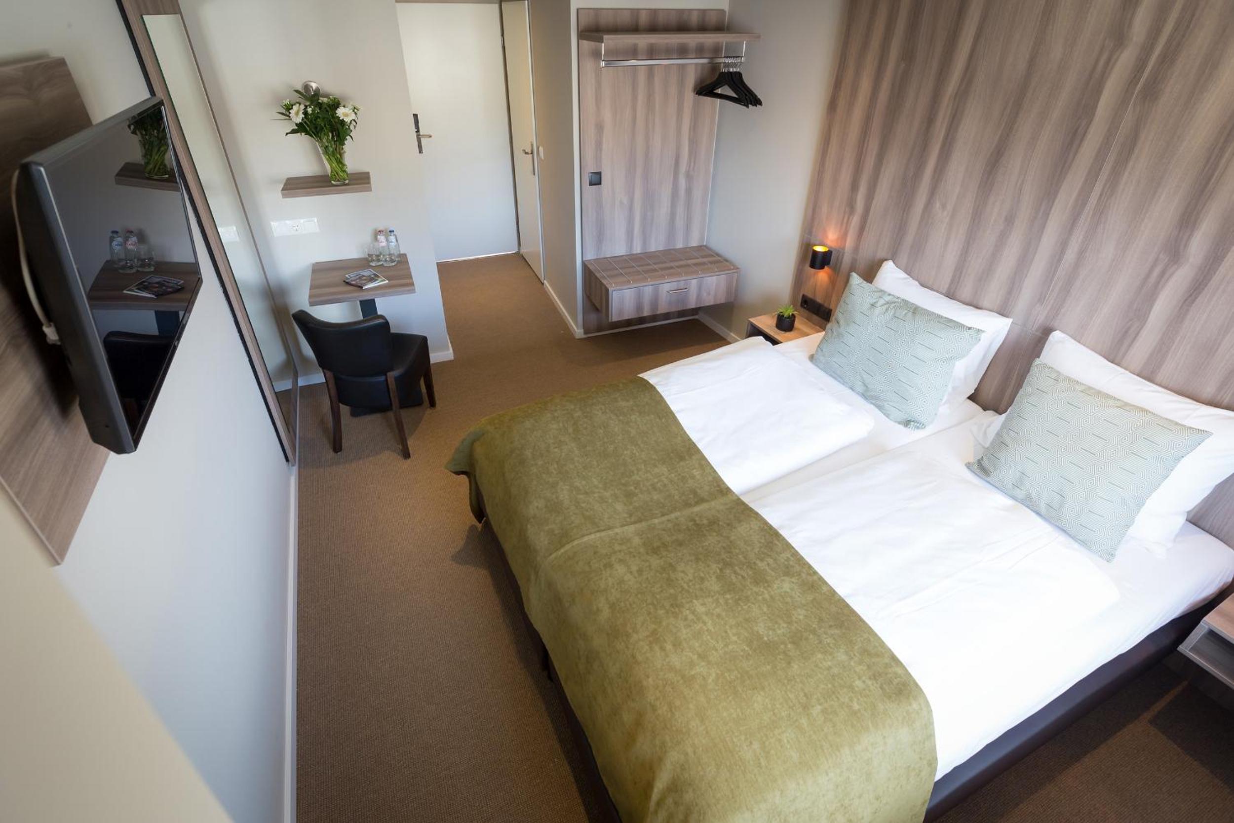 Standard Double Room - Photo 2
