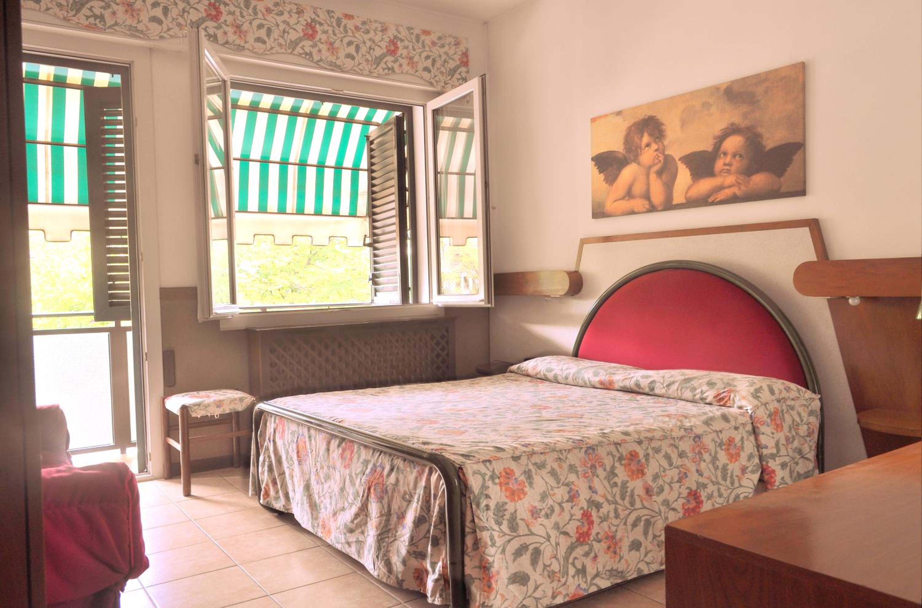 Double Room - Photo 6