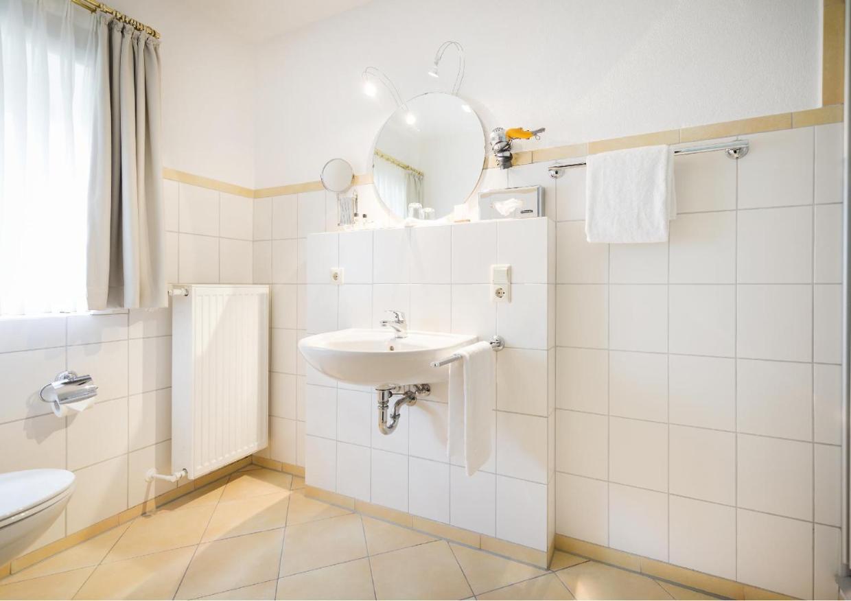 Double Room with Private Bathroom photo 3