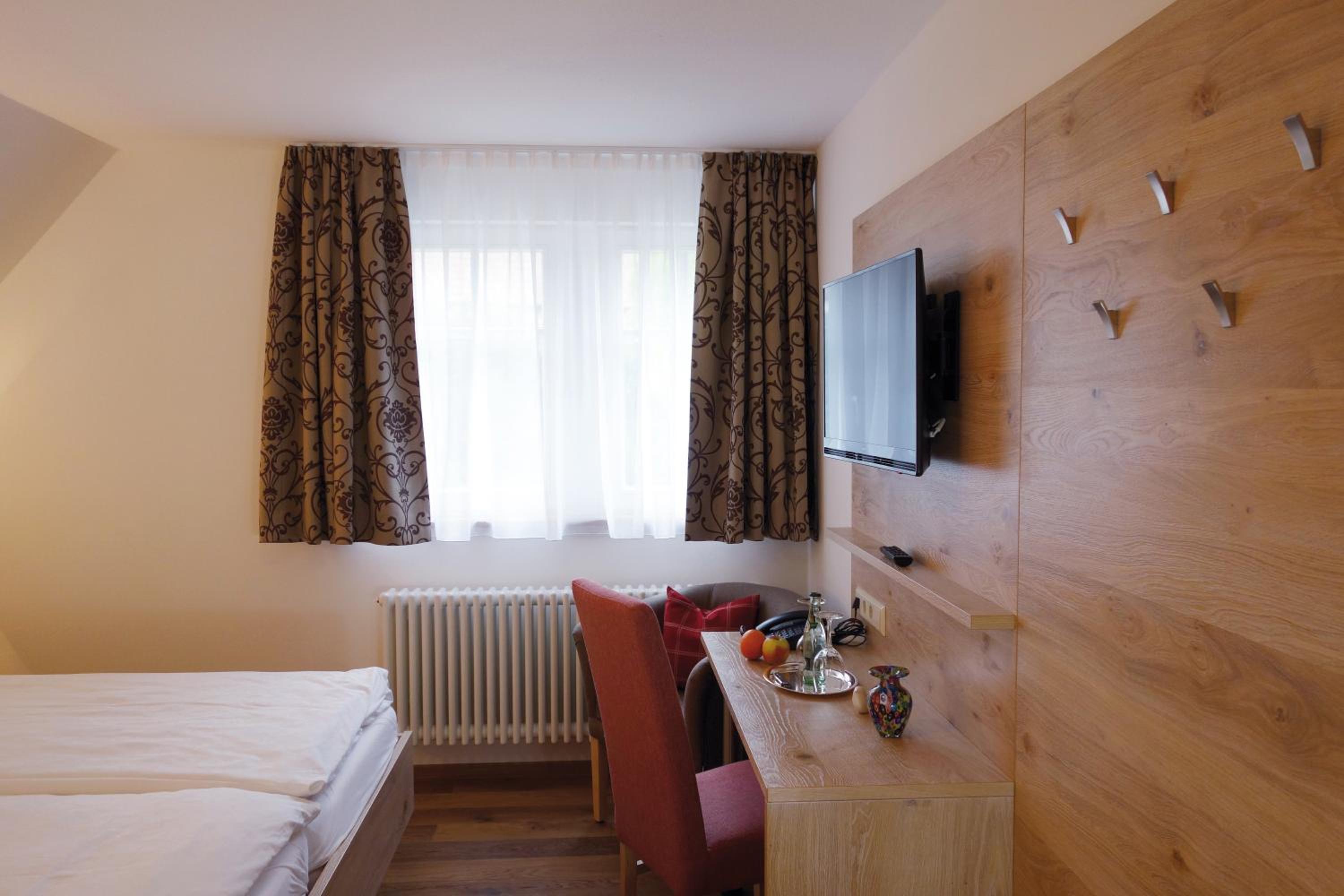 Classic Double Room - Photo 1