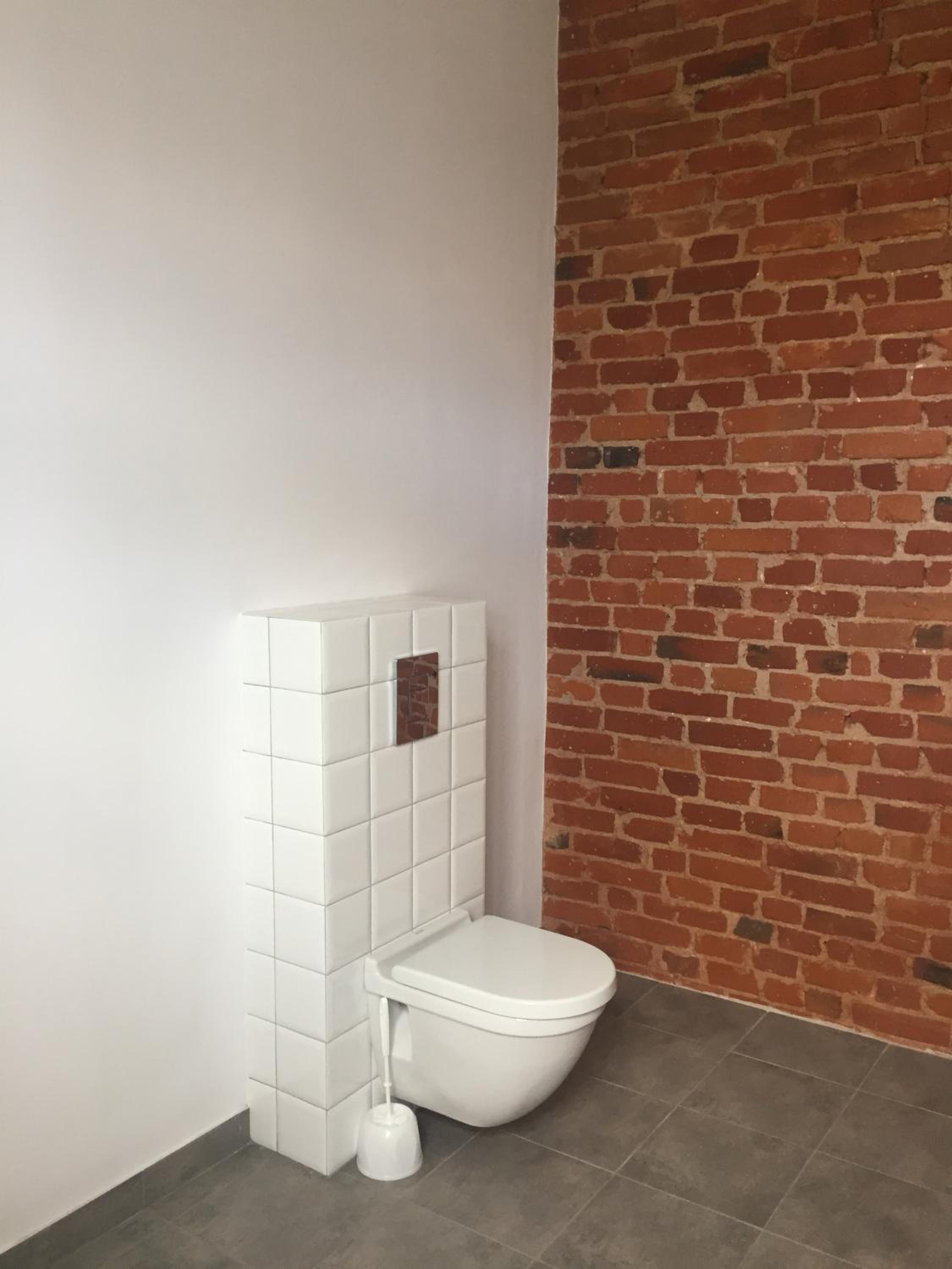 One-Bedroom Apartment - Photo 6