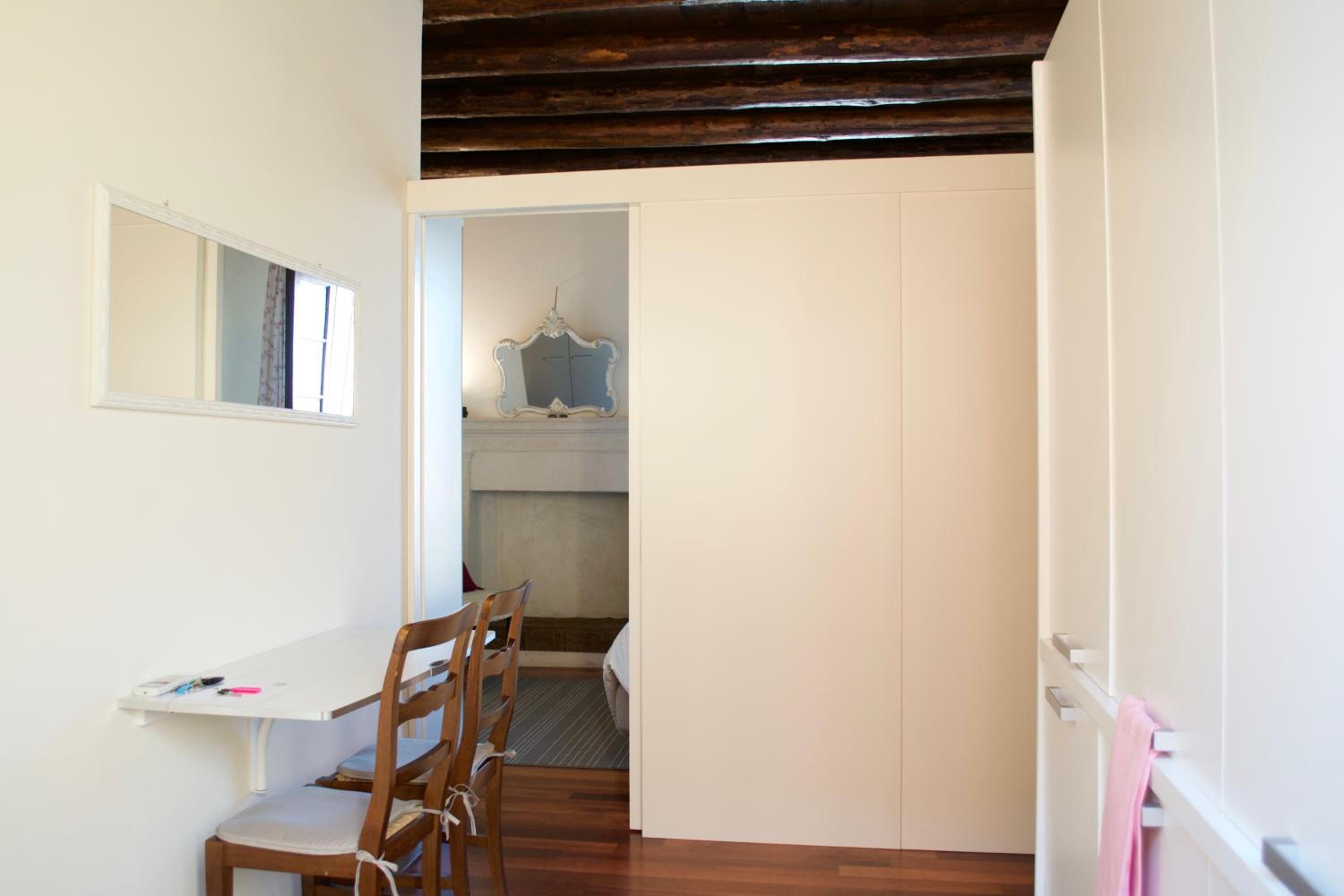 Studio Apartment photo 2
