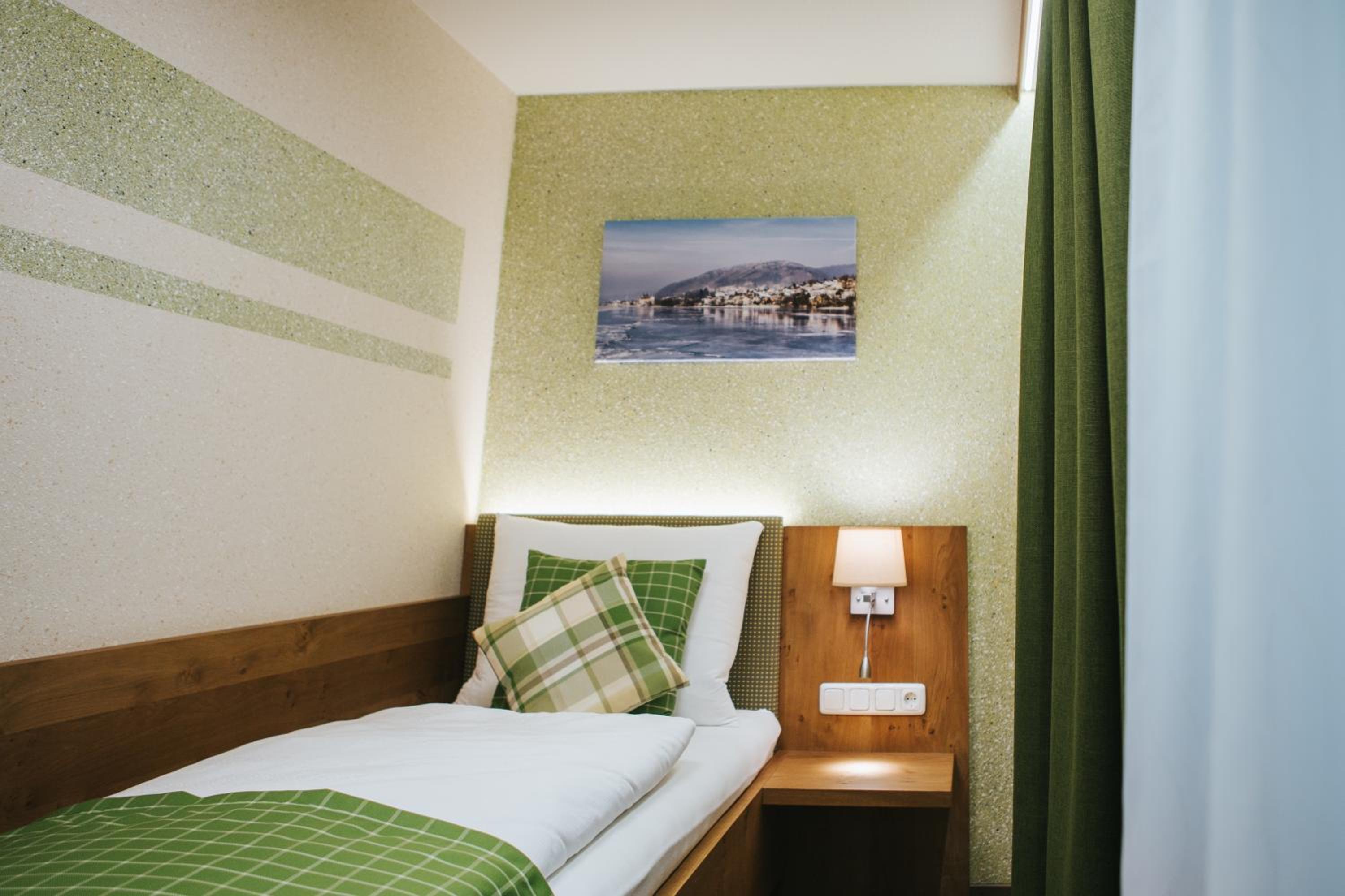 Single Room photo 3