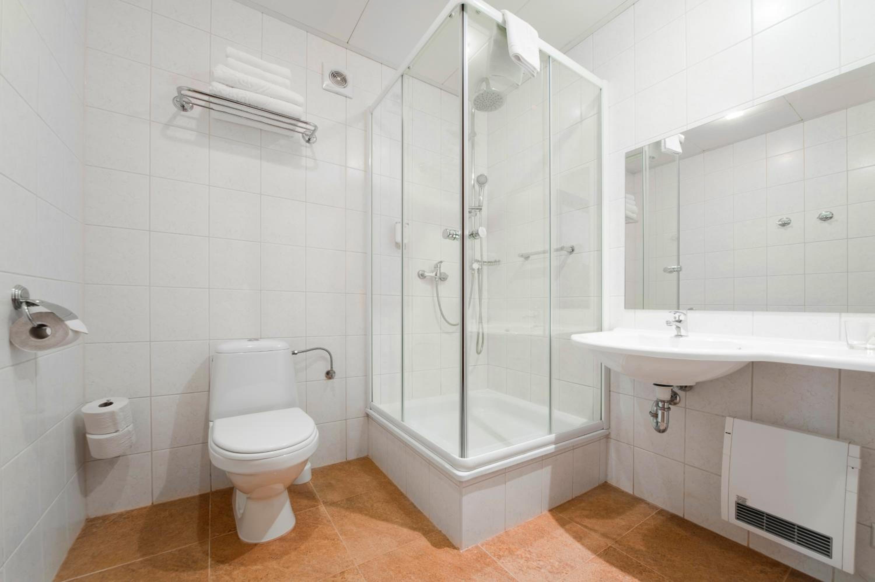 Double or Twin Room - Photo 2