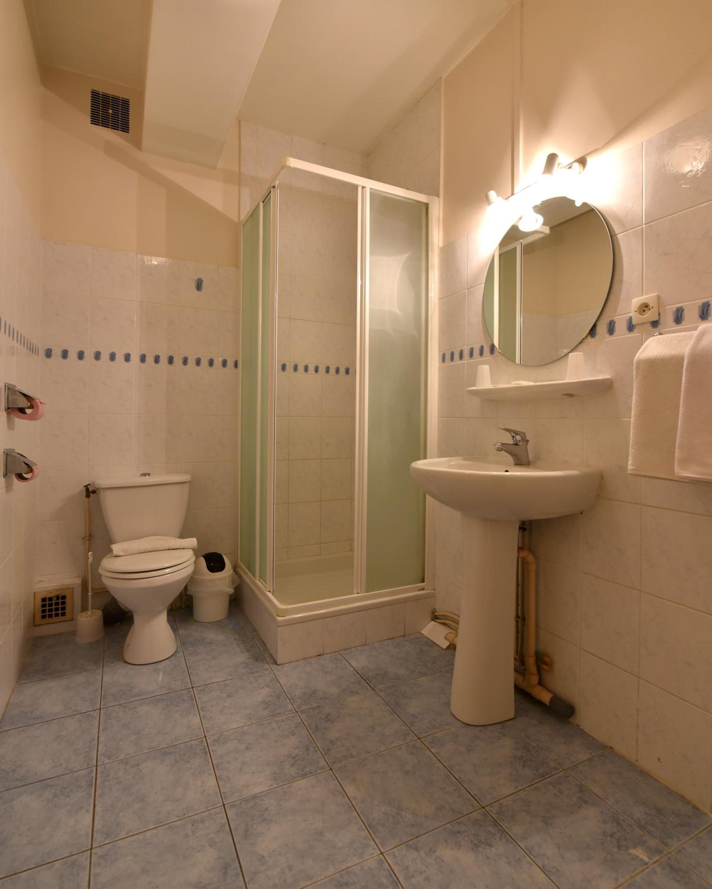 Double Room - Photo 3