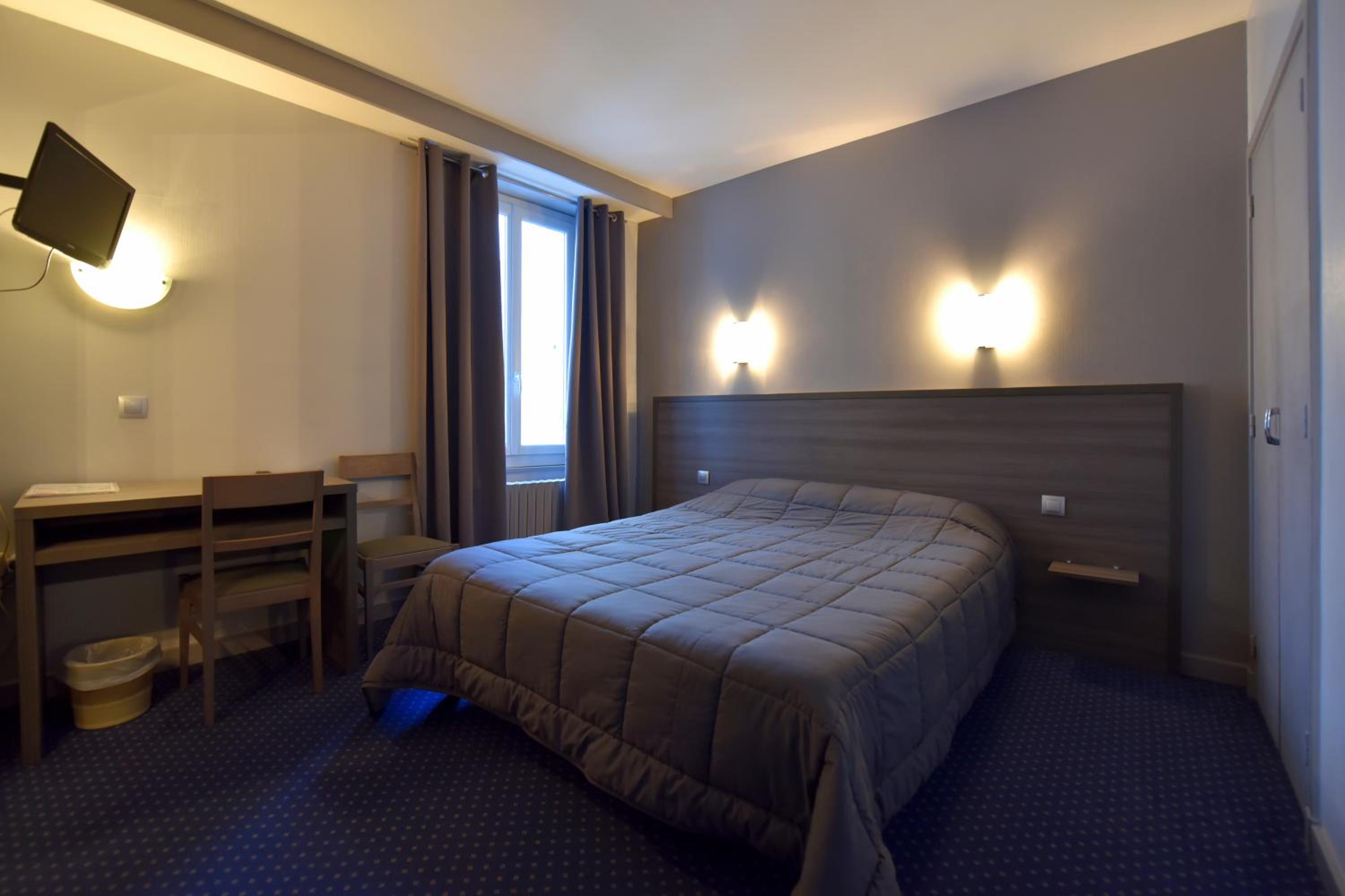 Double Room - Photo 2