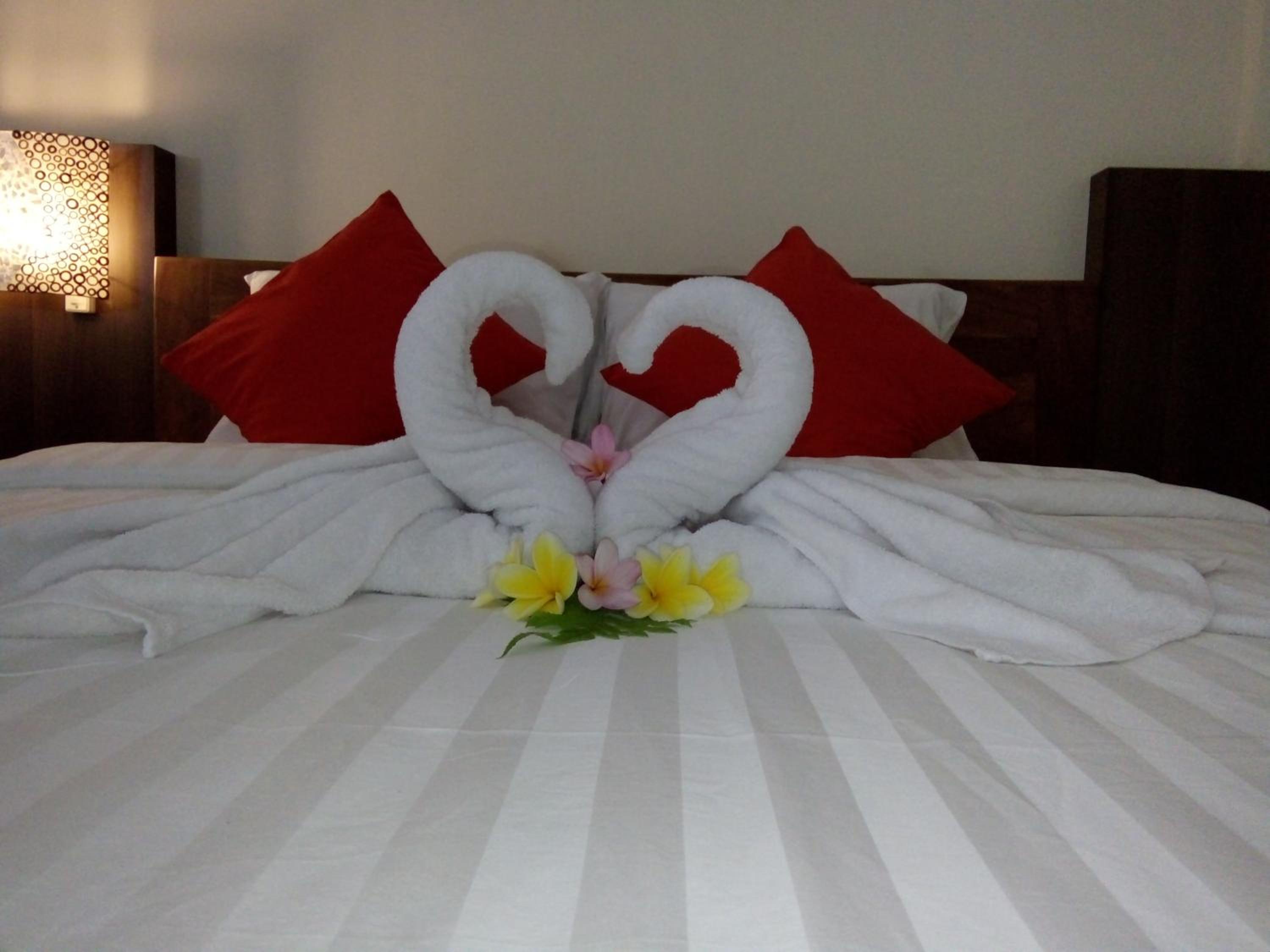Deluxe Double Room with Balcony - Photo 17