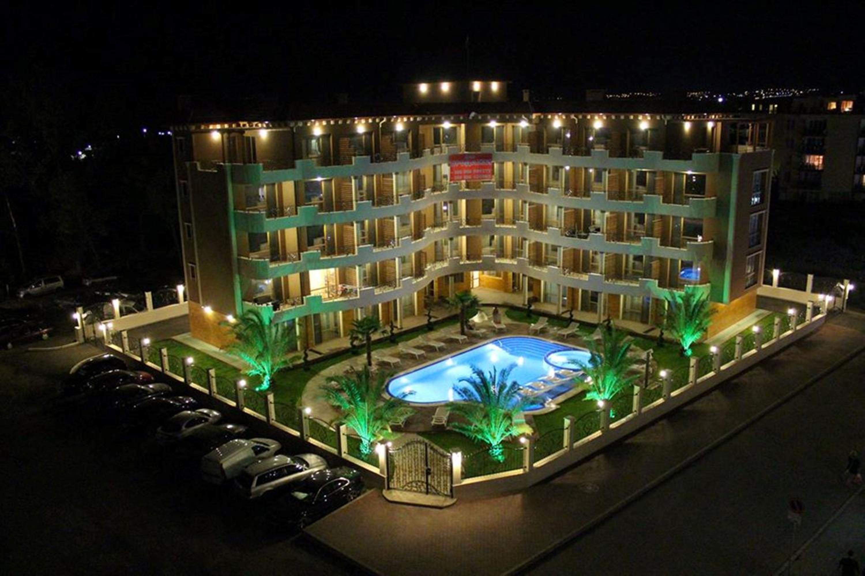 One-Bedroom Apartment with Balcony (5 Adults) photo 1
