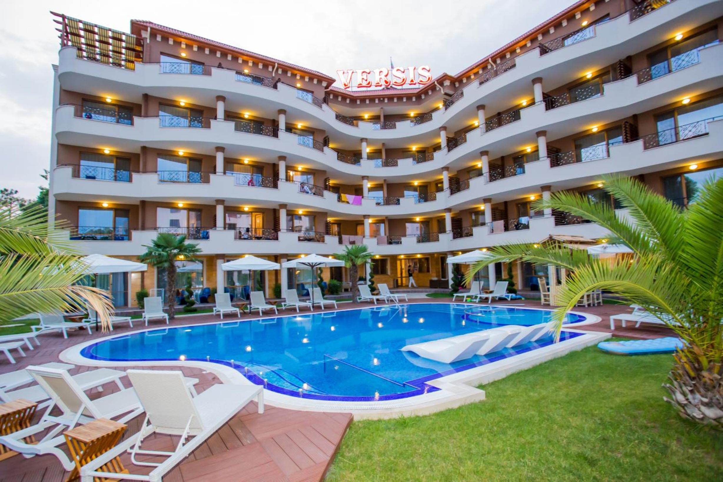 One-Bedroom Apartment with Balcony (5 Adults) photo 2