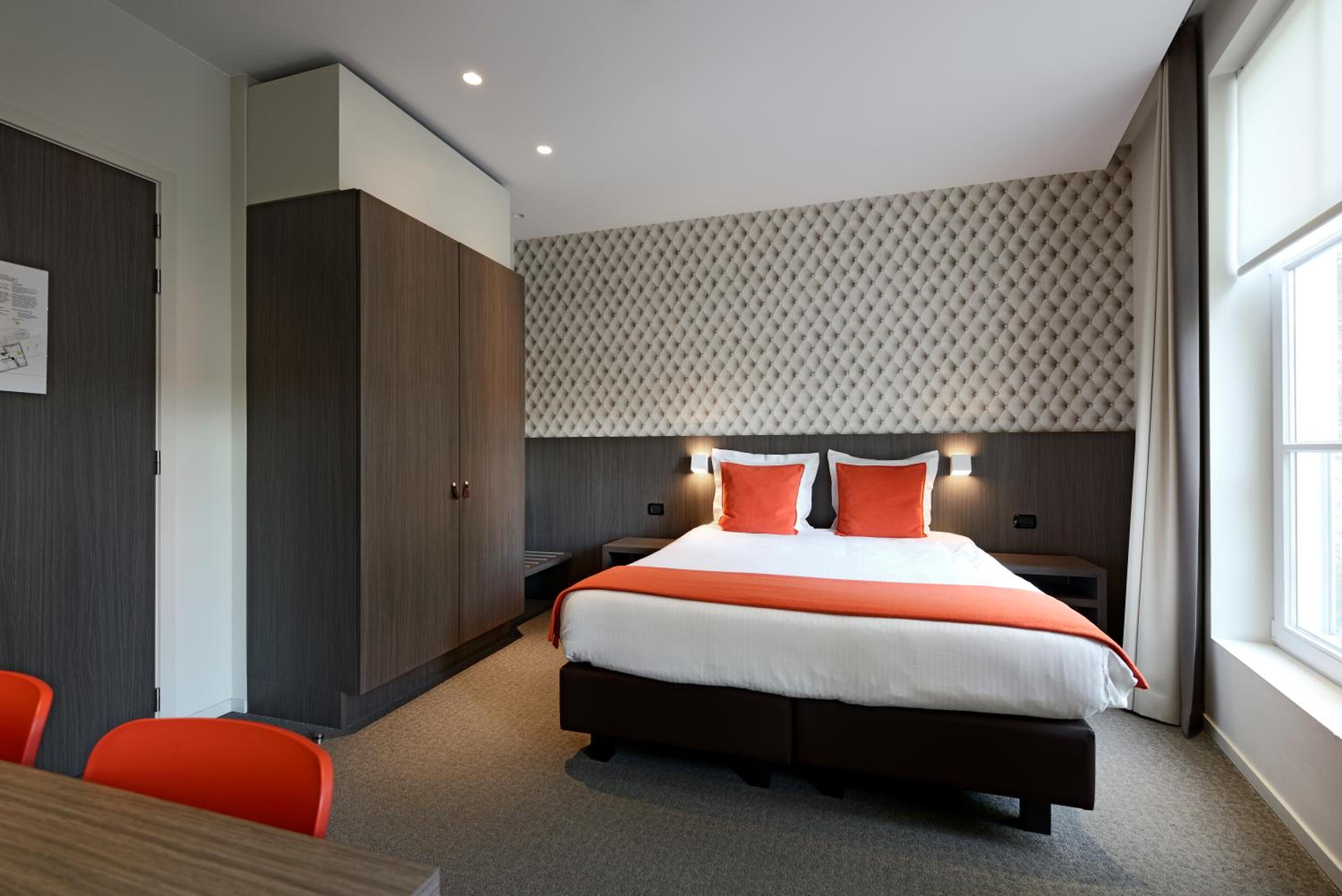 Double Room - Photo 8