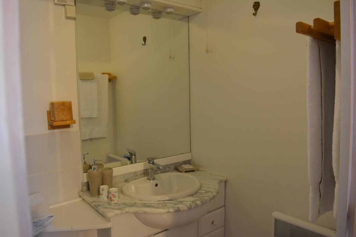 Family Room - Photo 4
