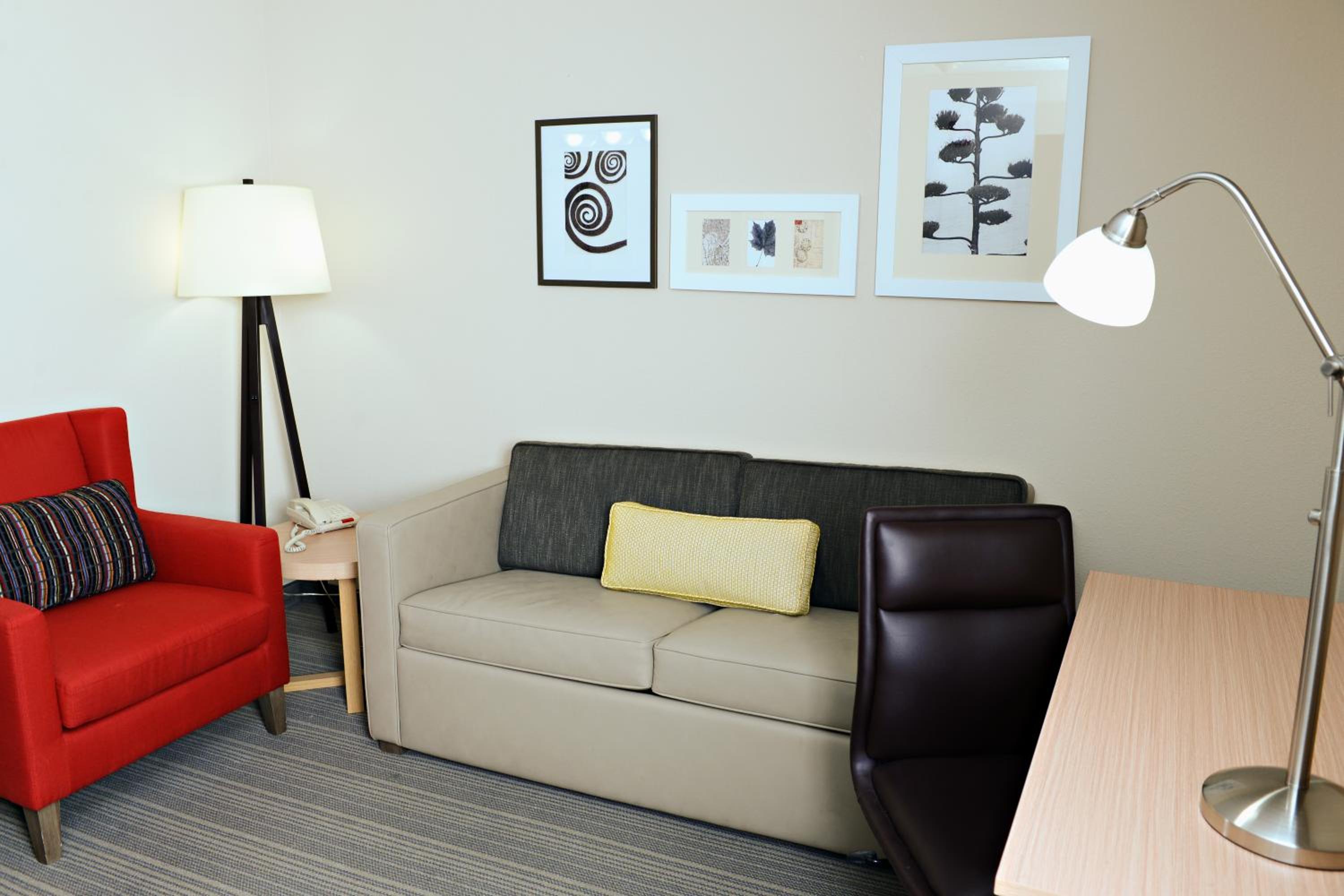 One-Bedroom King Suite - Photo 5