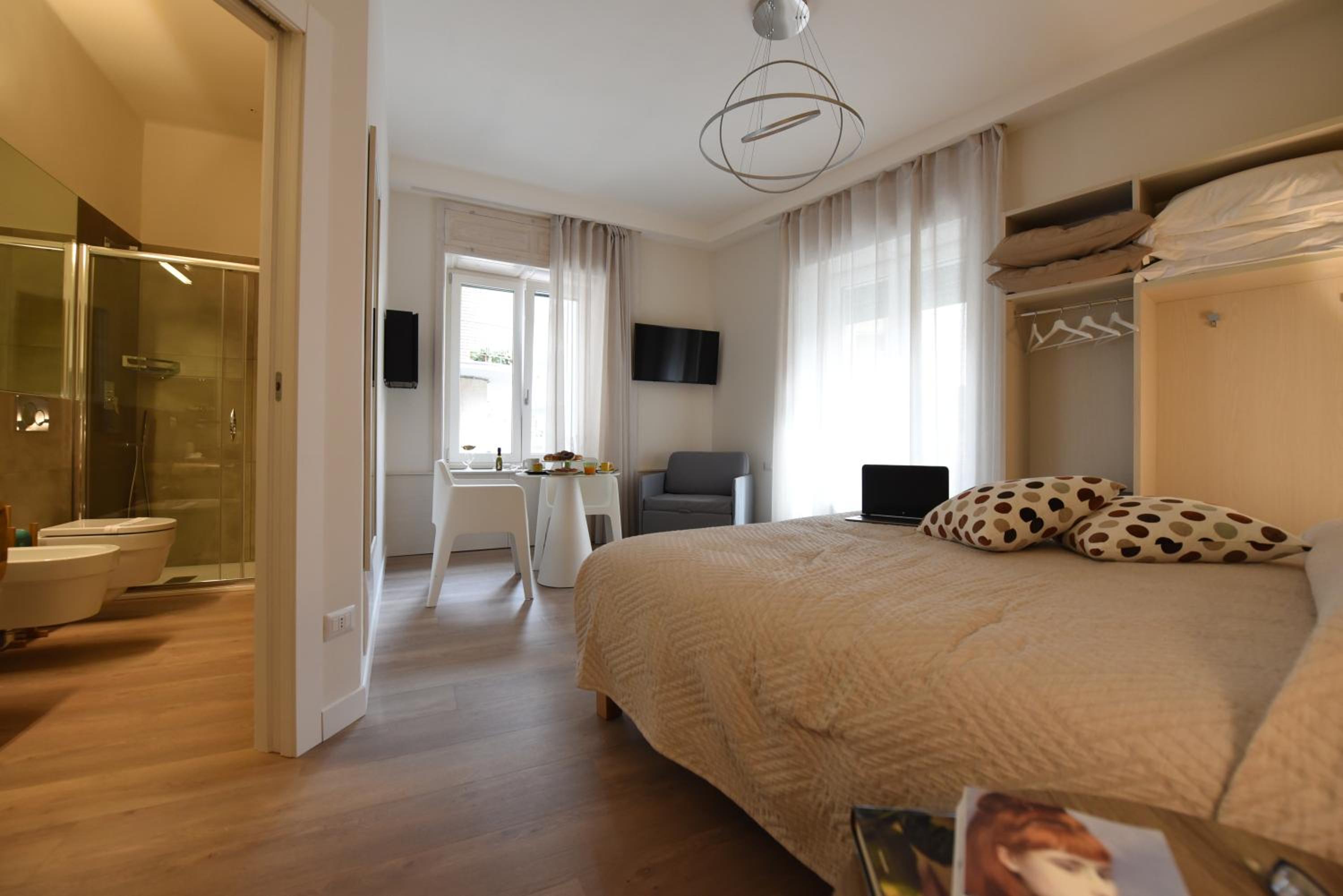Large Double or Twin Room