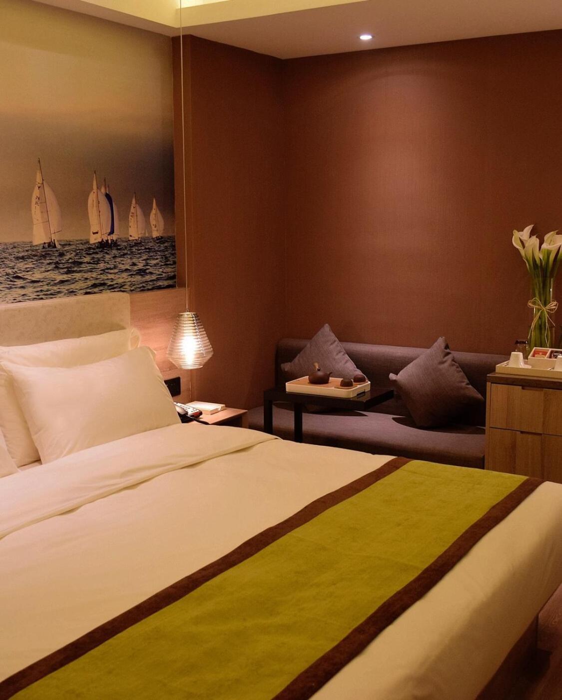Elegant Twin Room