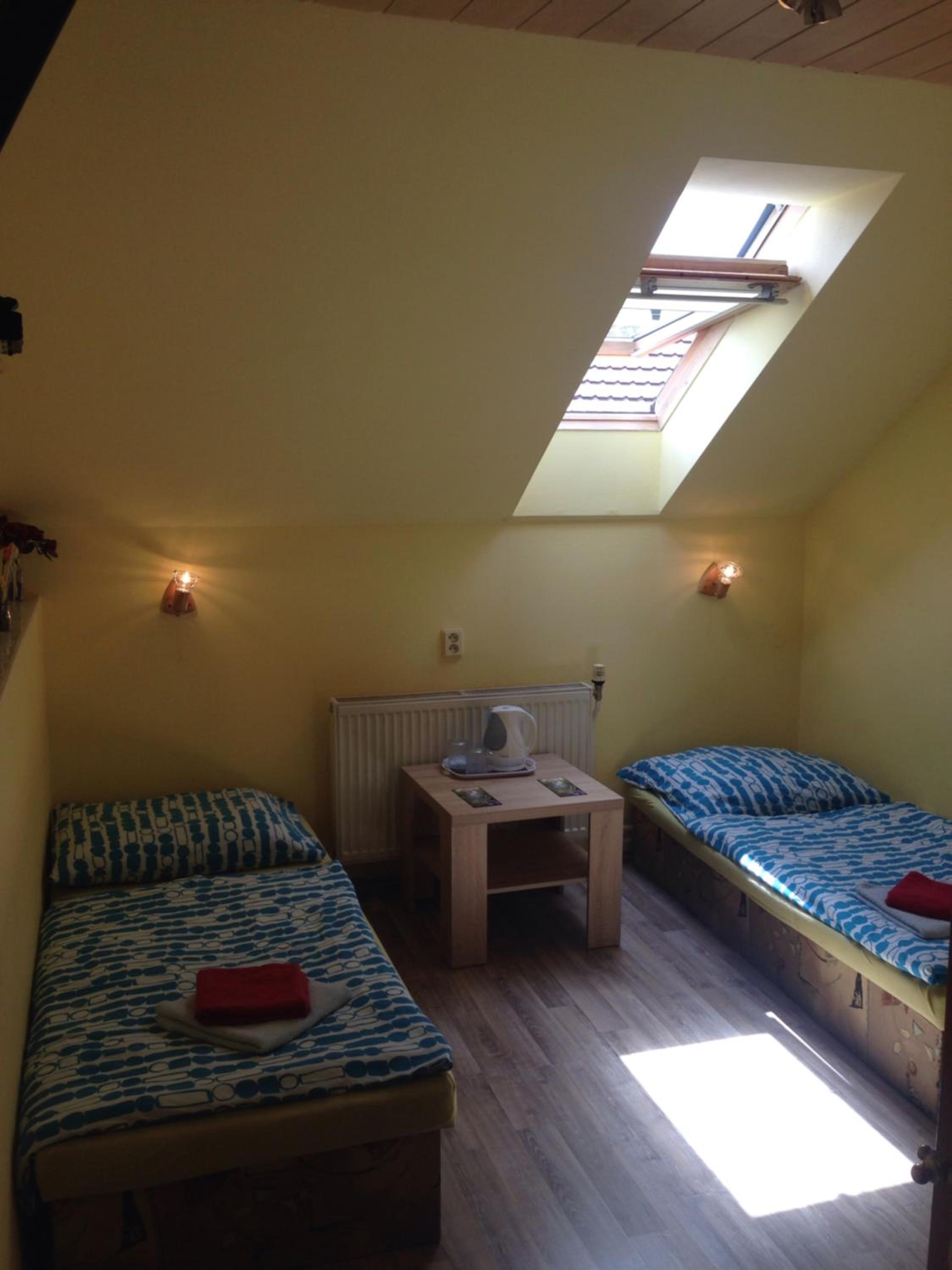 Twin Room with Private Bathroom photo 2