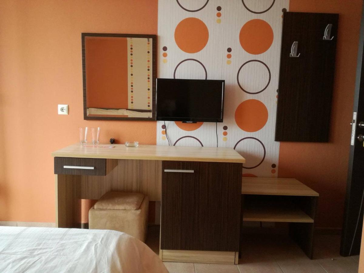 Double Room - Photo 6