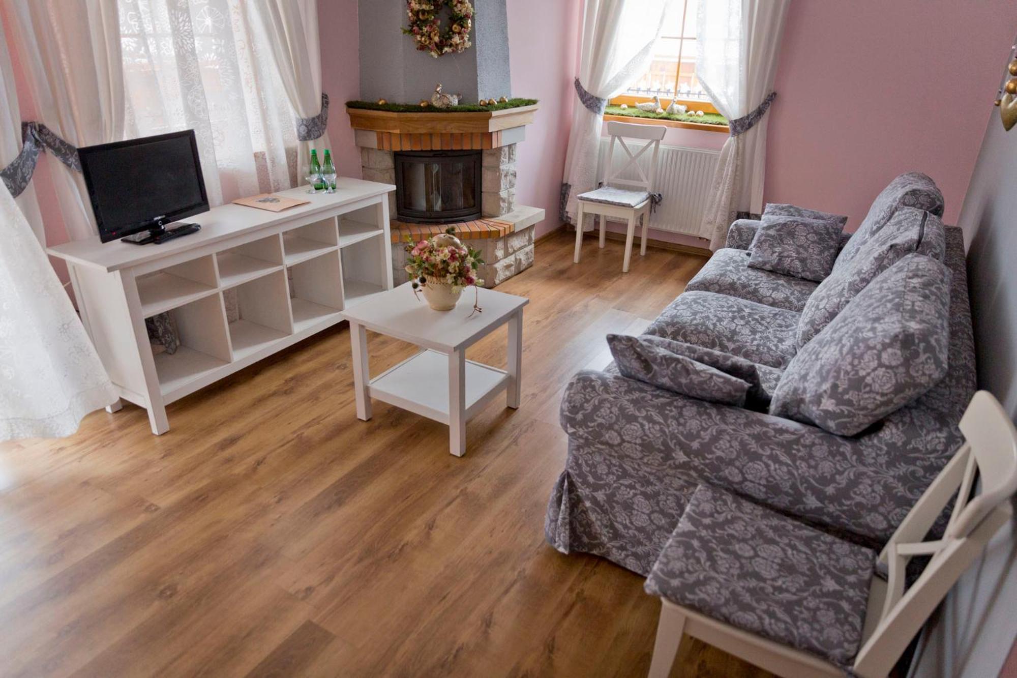Apartment with Terrace - Photo 1