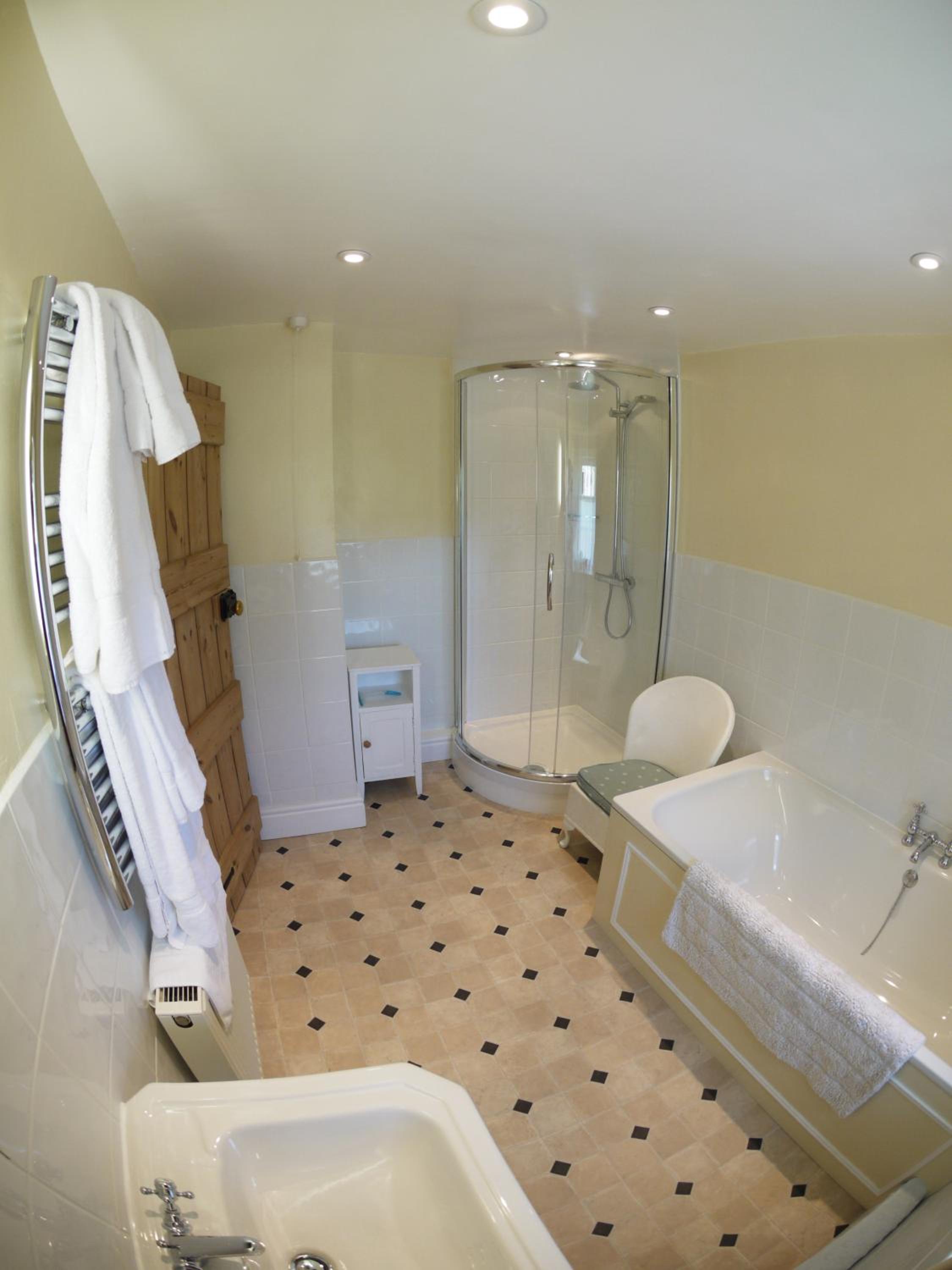 Deluxe Double or Twin Room photo 3