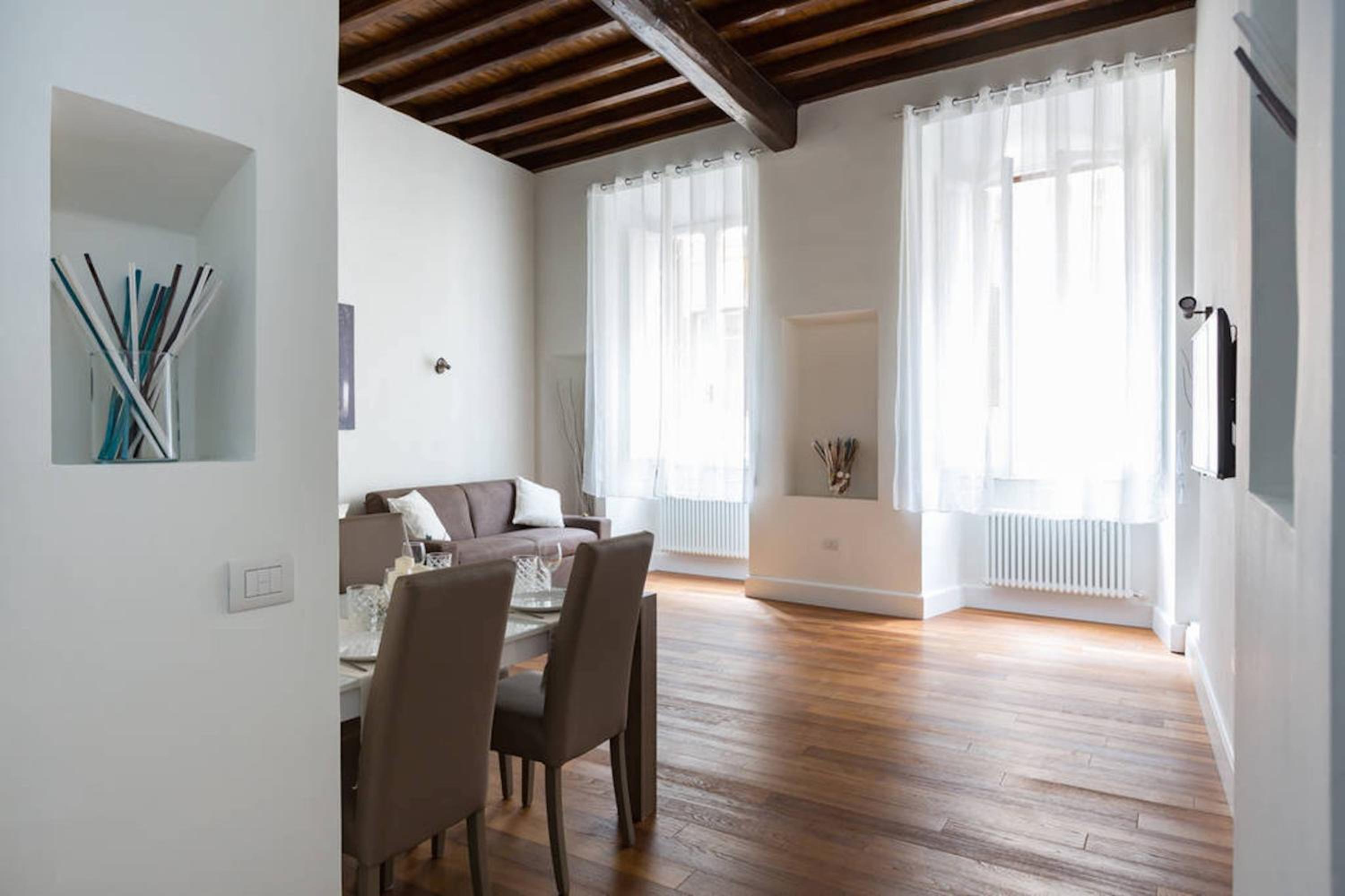 Deluxe Apartment