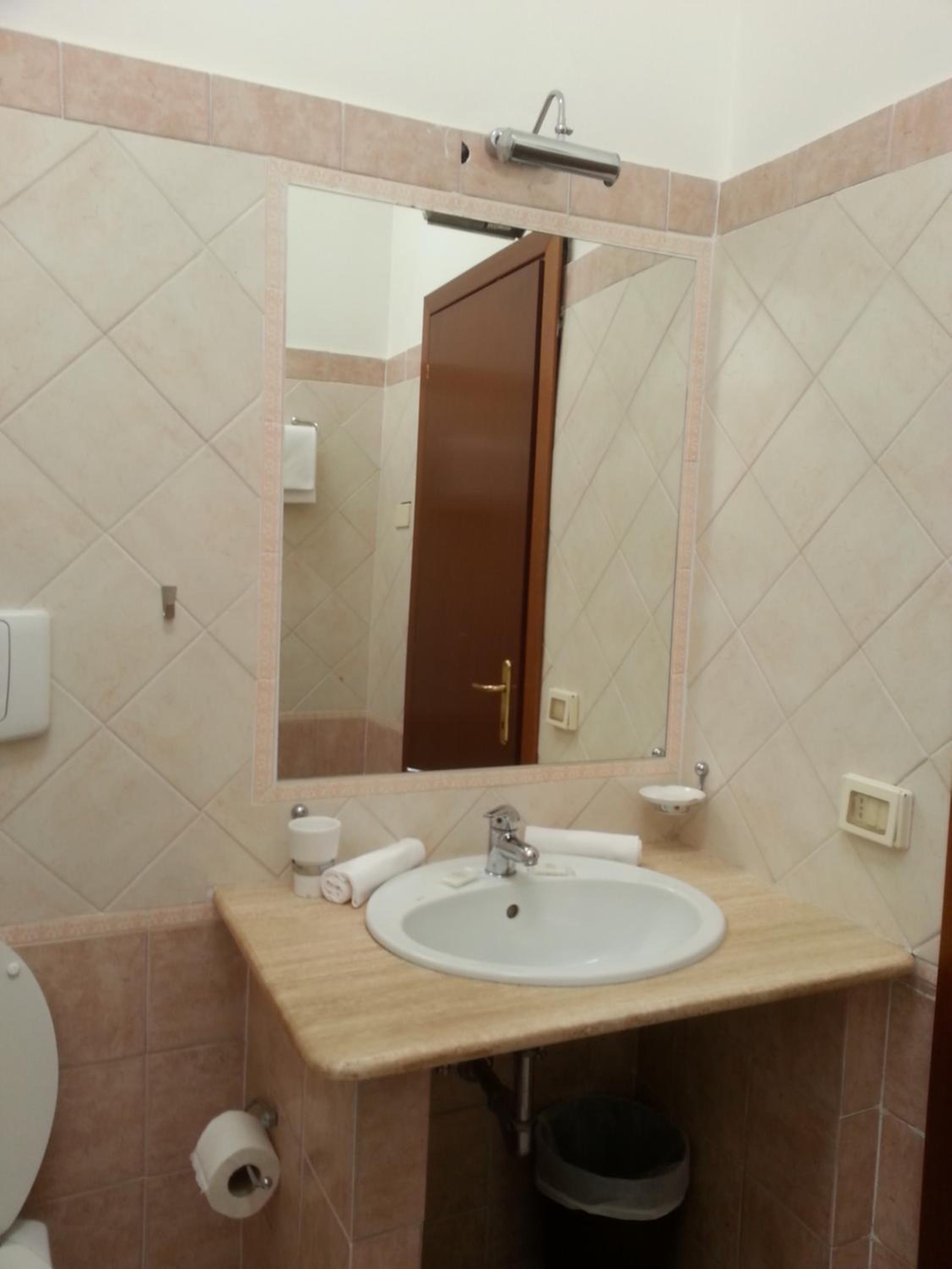 Triple Room - Photo 5