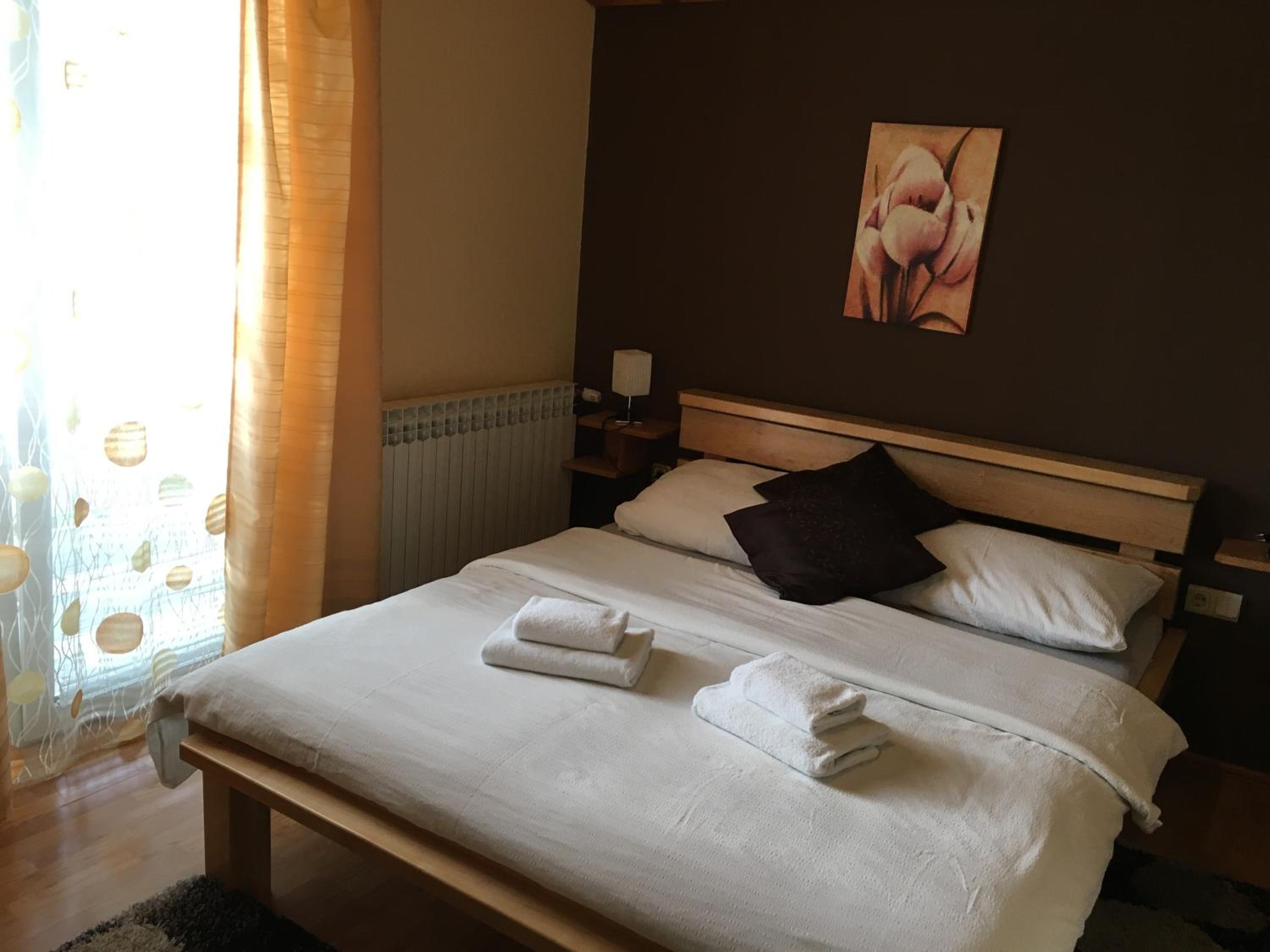 Double Room - Photo 2