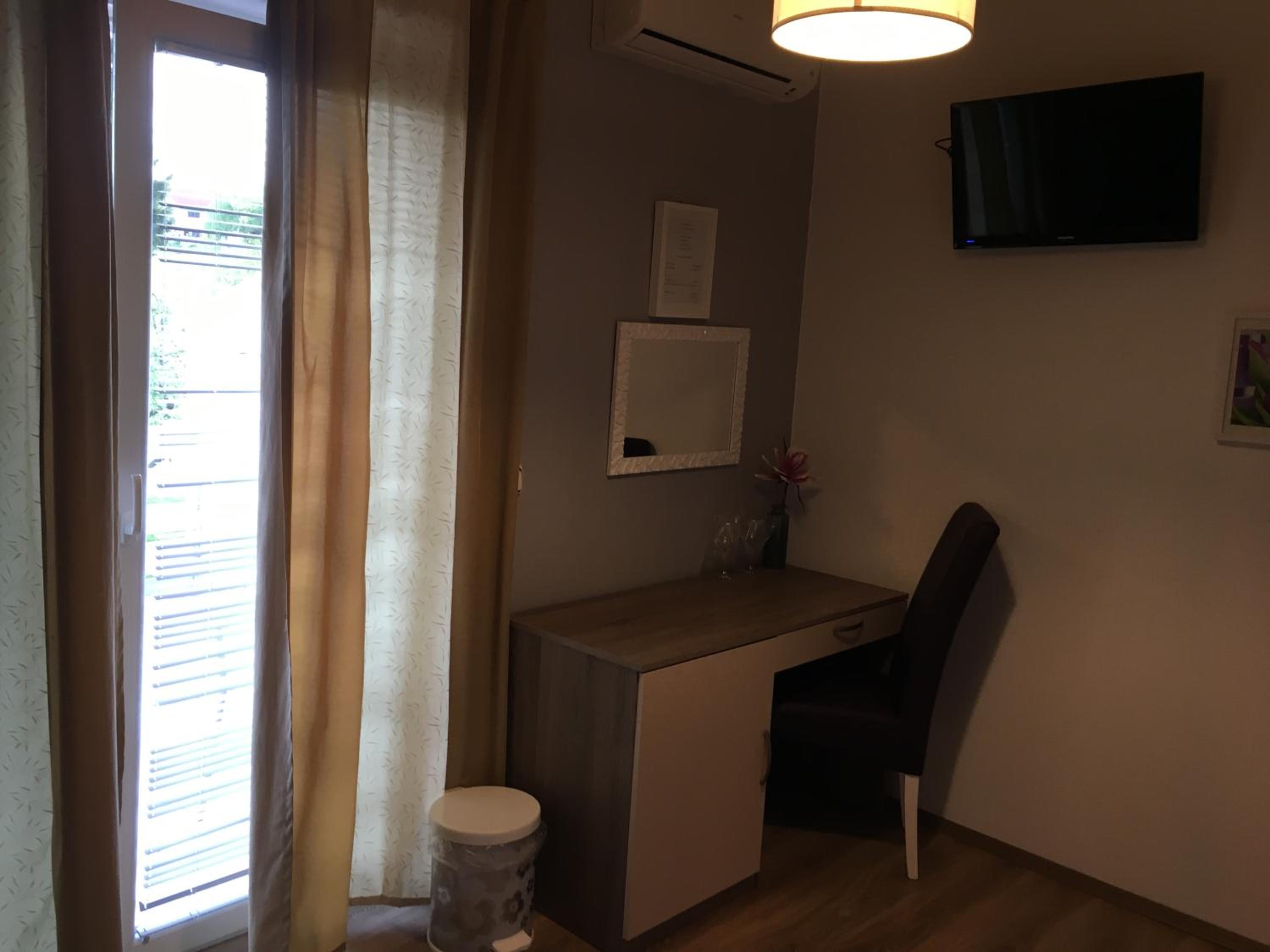 Double Room - Photo 29