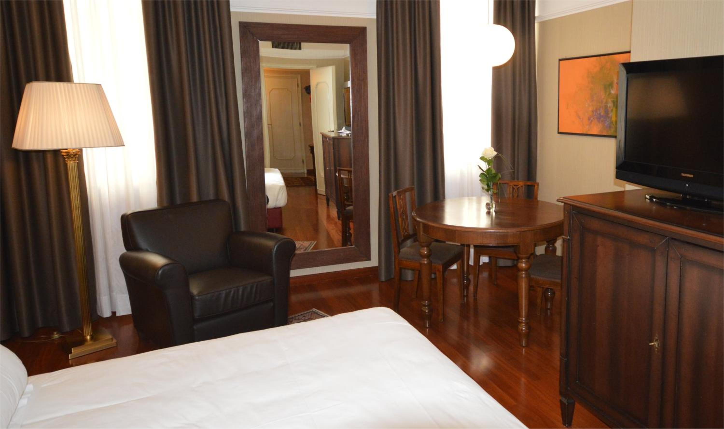 Superior Double or Twin Room - Photo 4