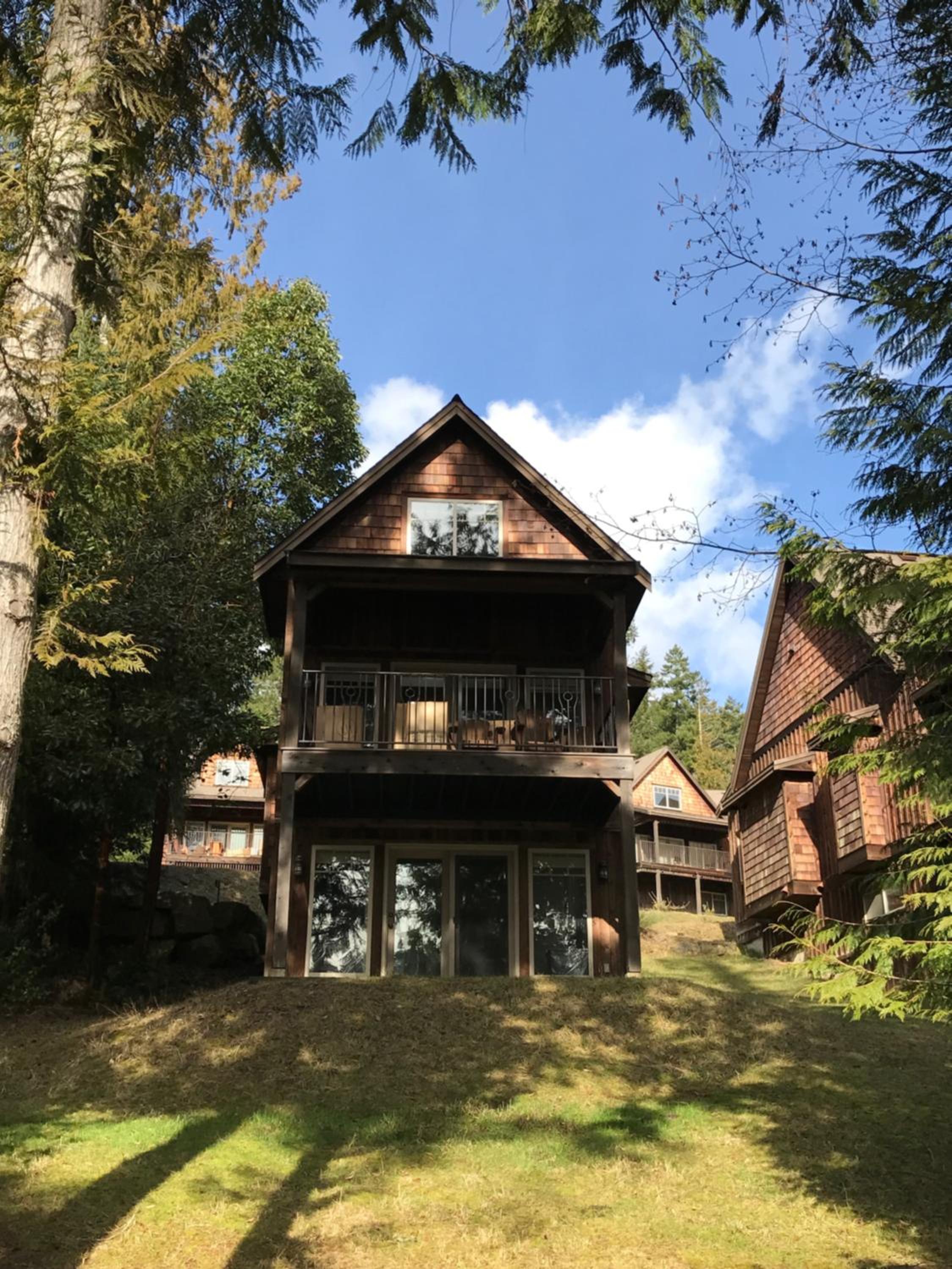 Two-Bedroom Cottage - Lakeview