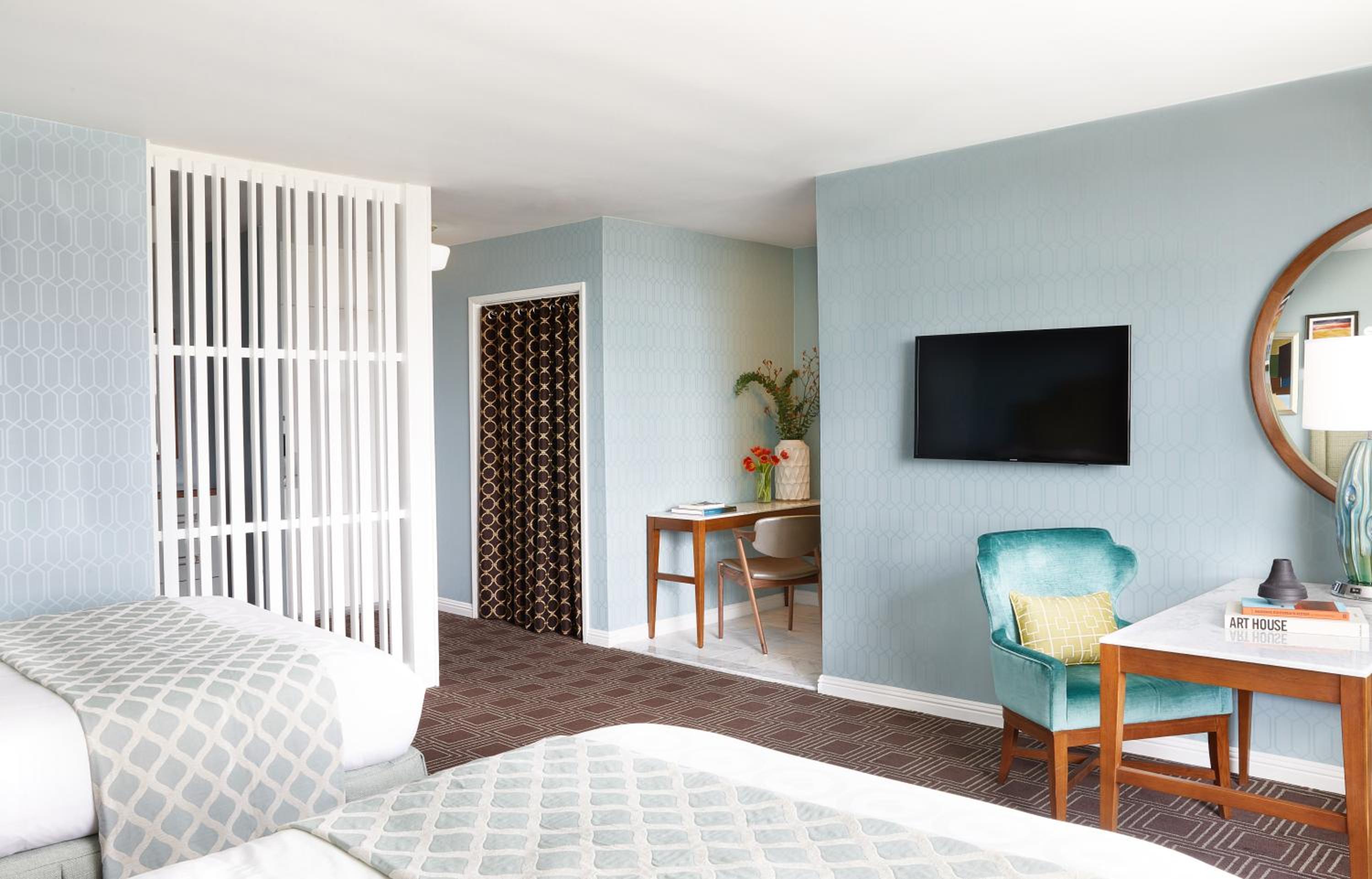 Double Room with Two Double Beds and Kitchenette - Photo 4