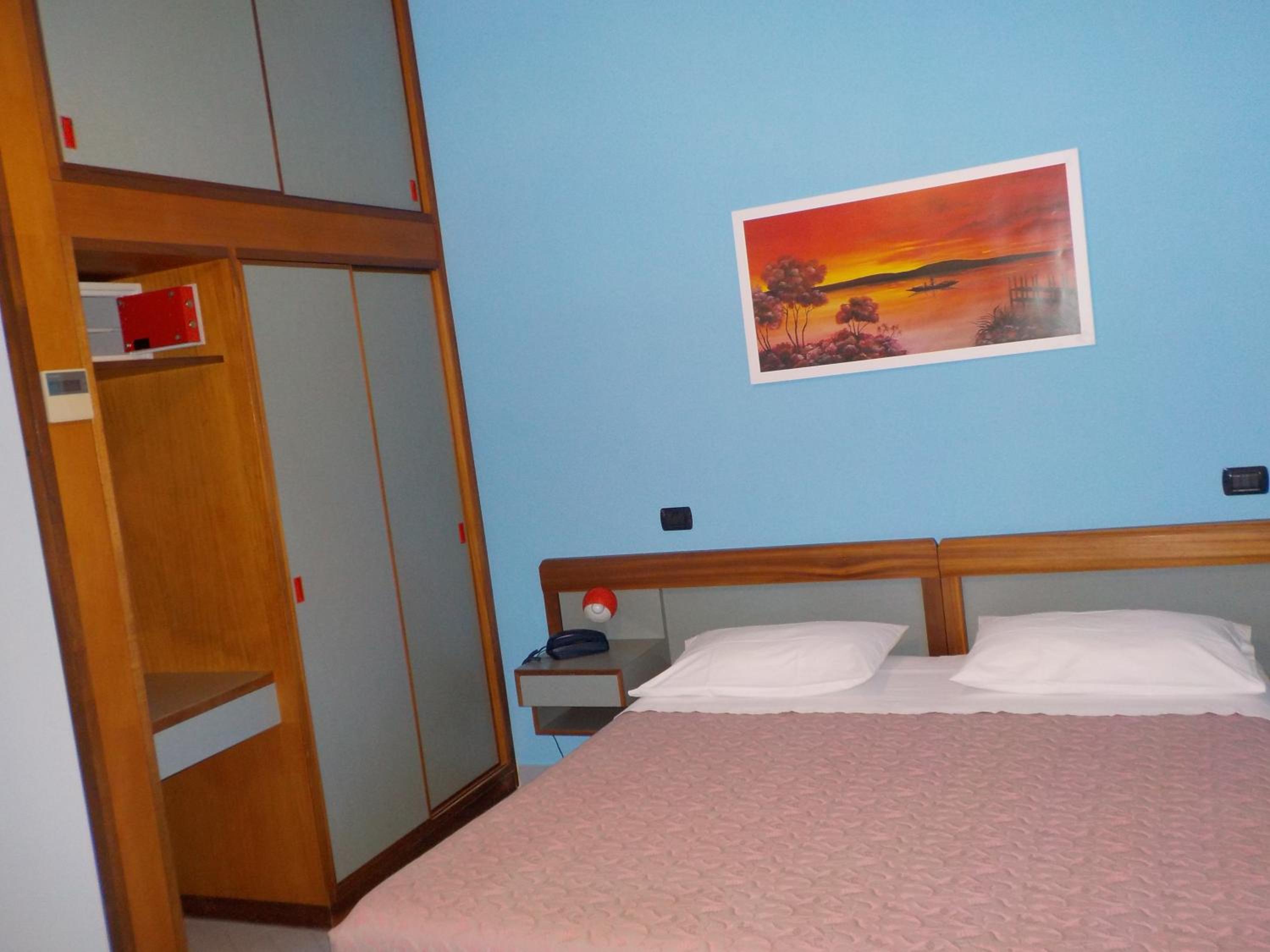 Triple Room with Balcony - Photo 4