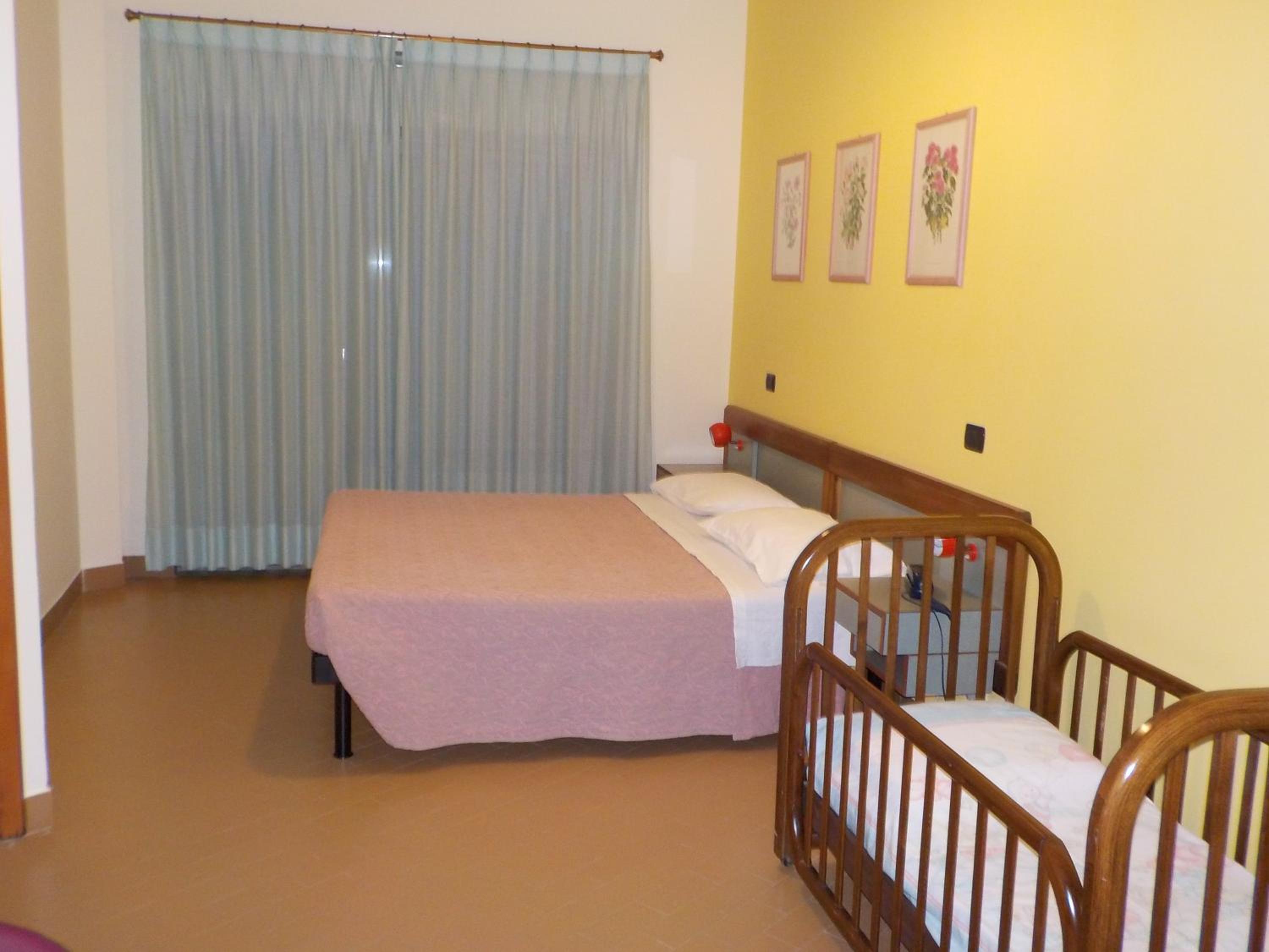 Triple Room with Balcony - Photo 5