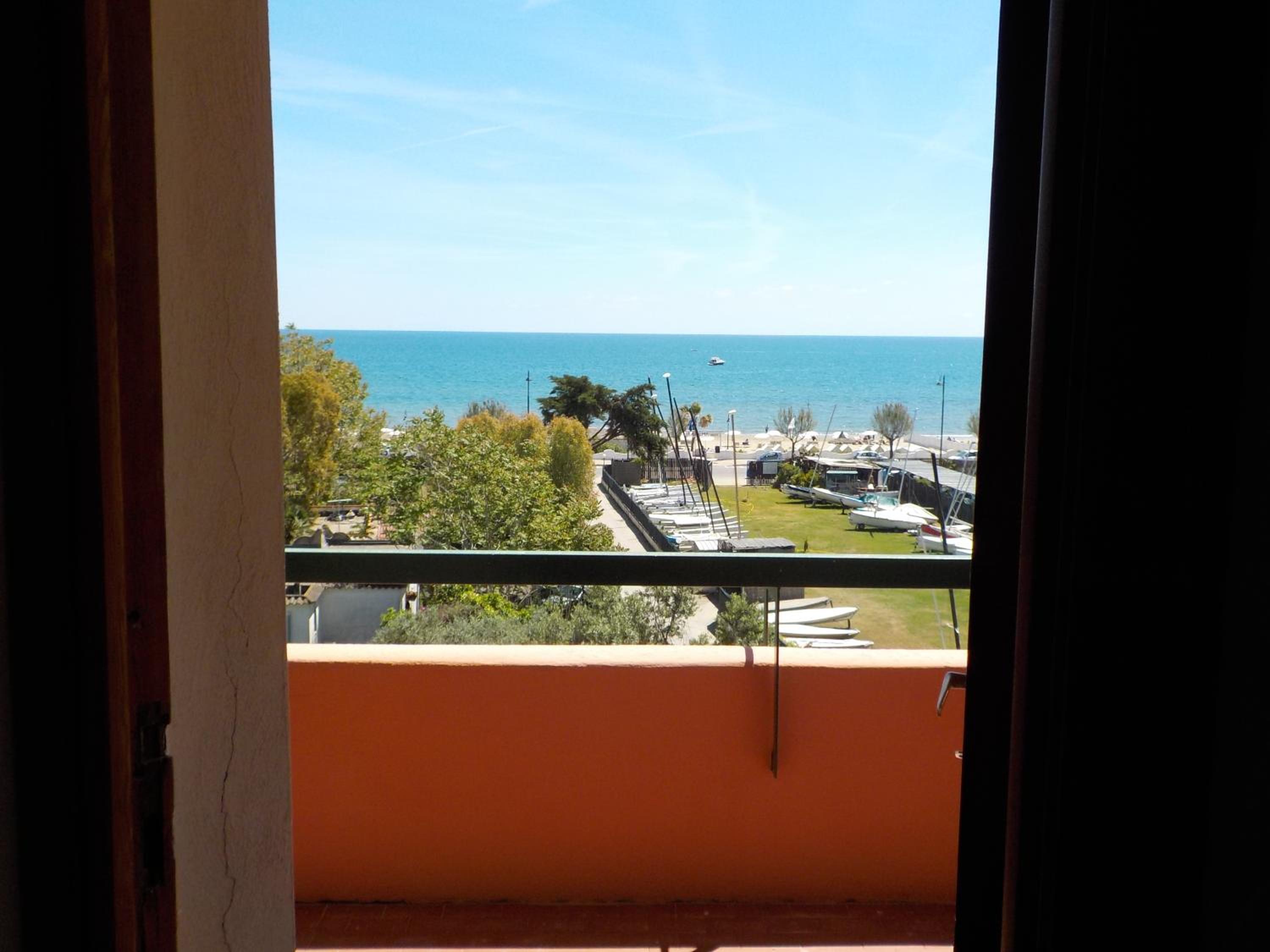 Triple Room with Balcony - Photo 2