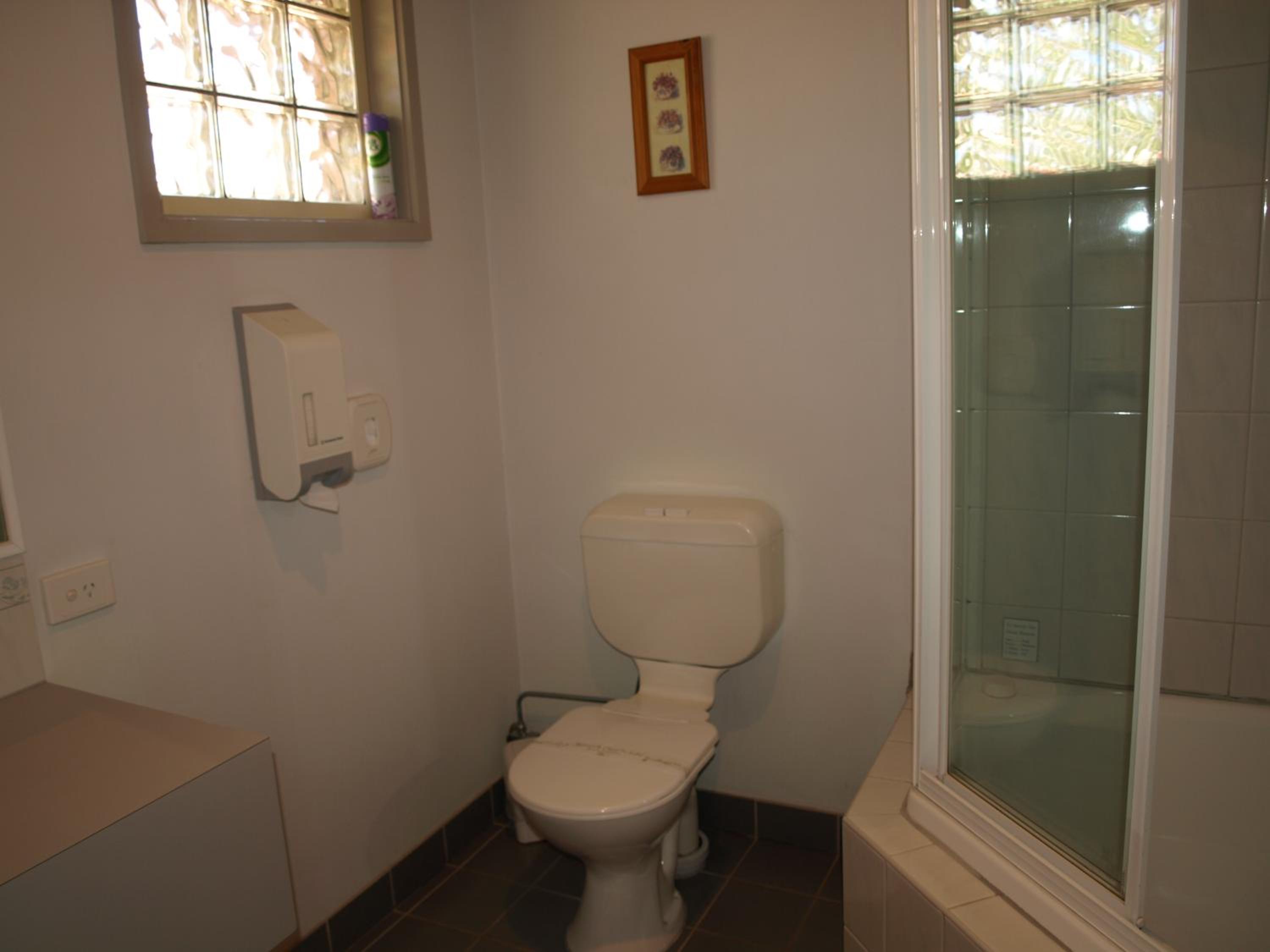 Standard Suite with Spa Bath photo 3