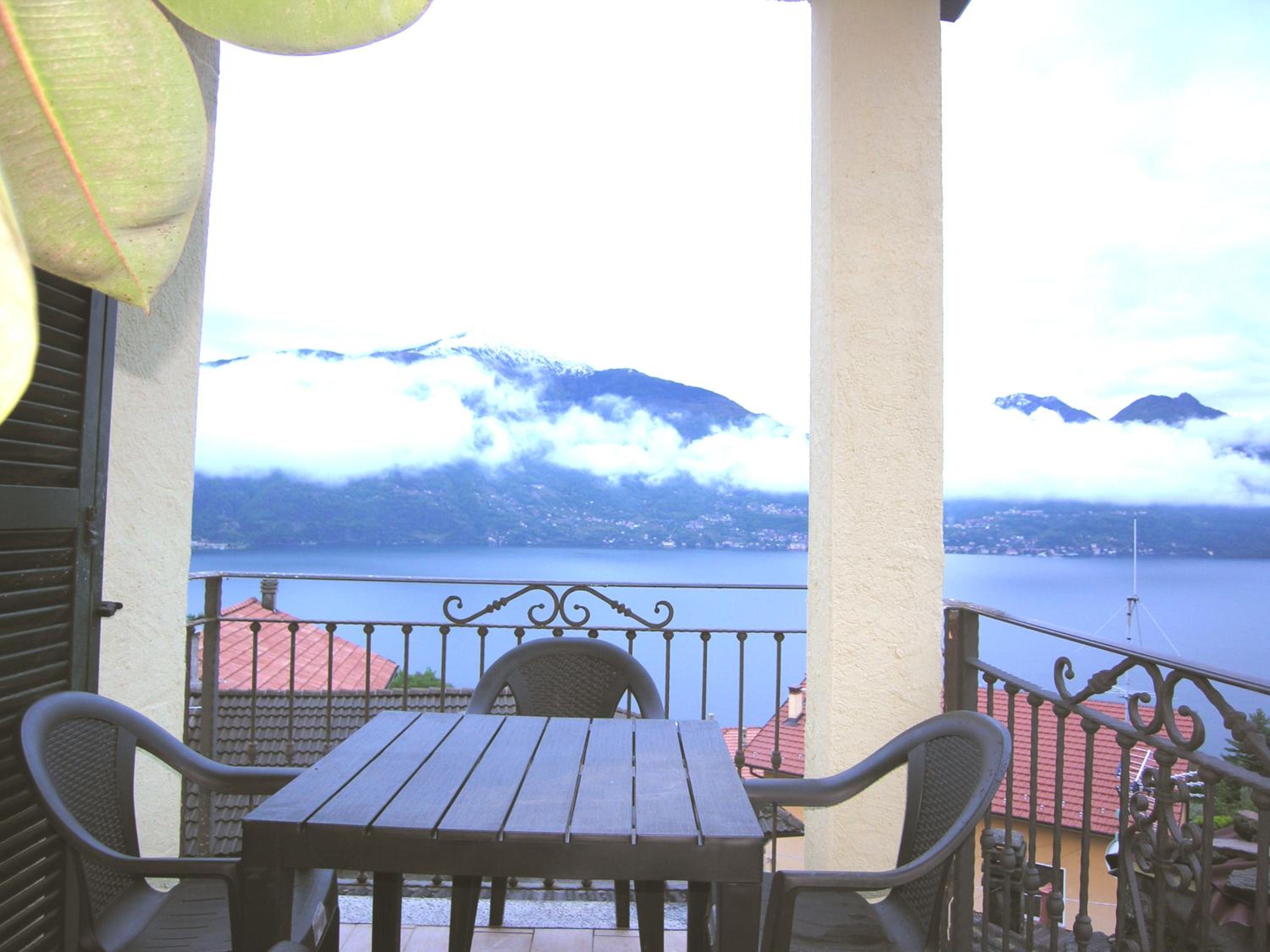 Apartment with Lake View - Photo 16