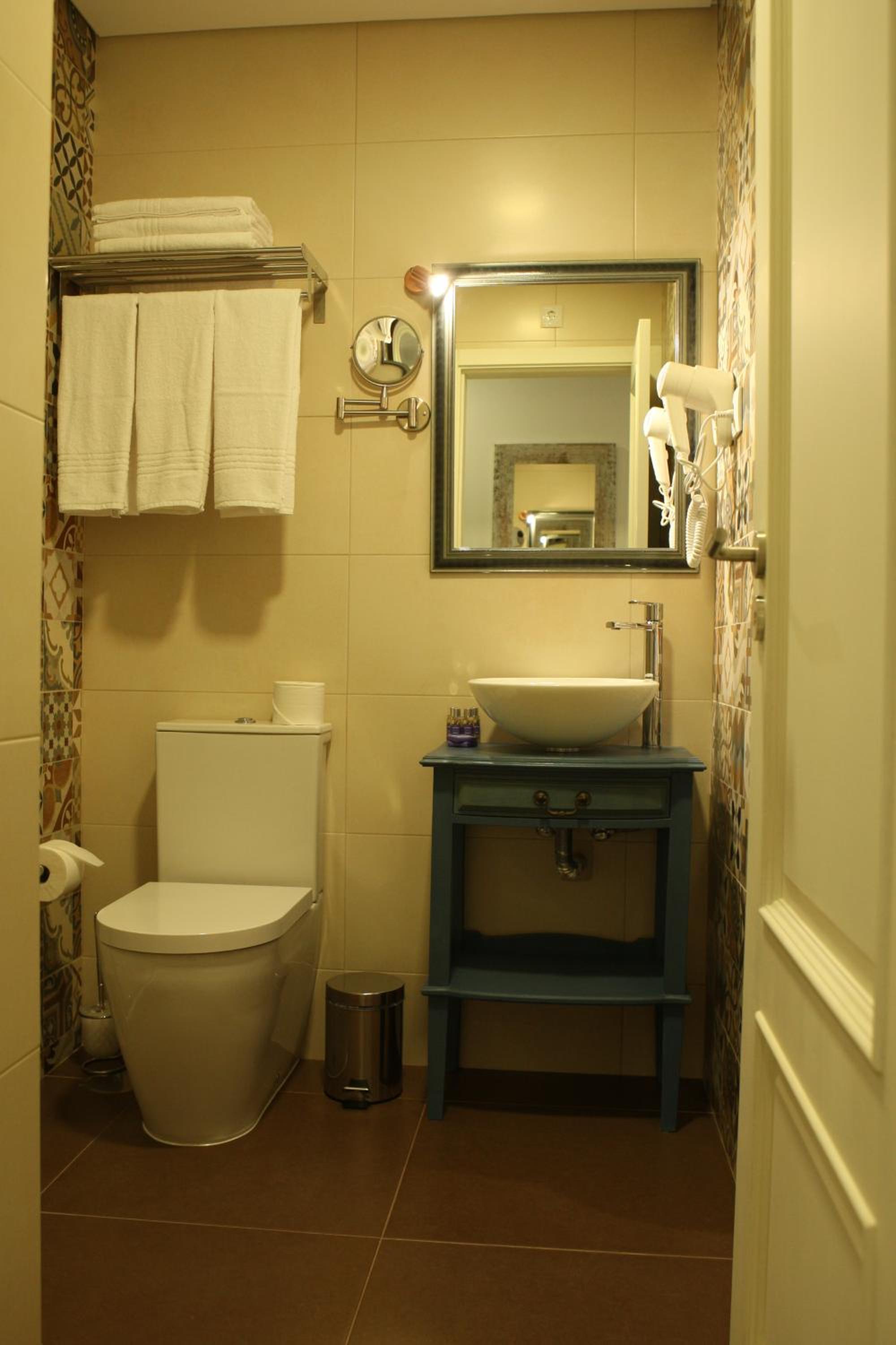 Triple Room with Balcony - Photo 4