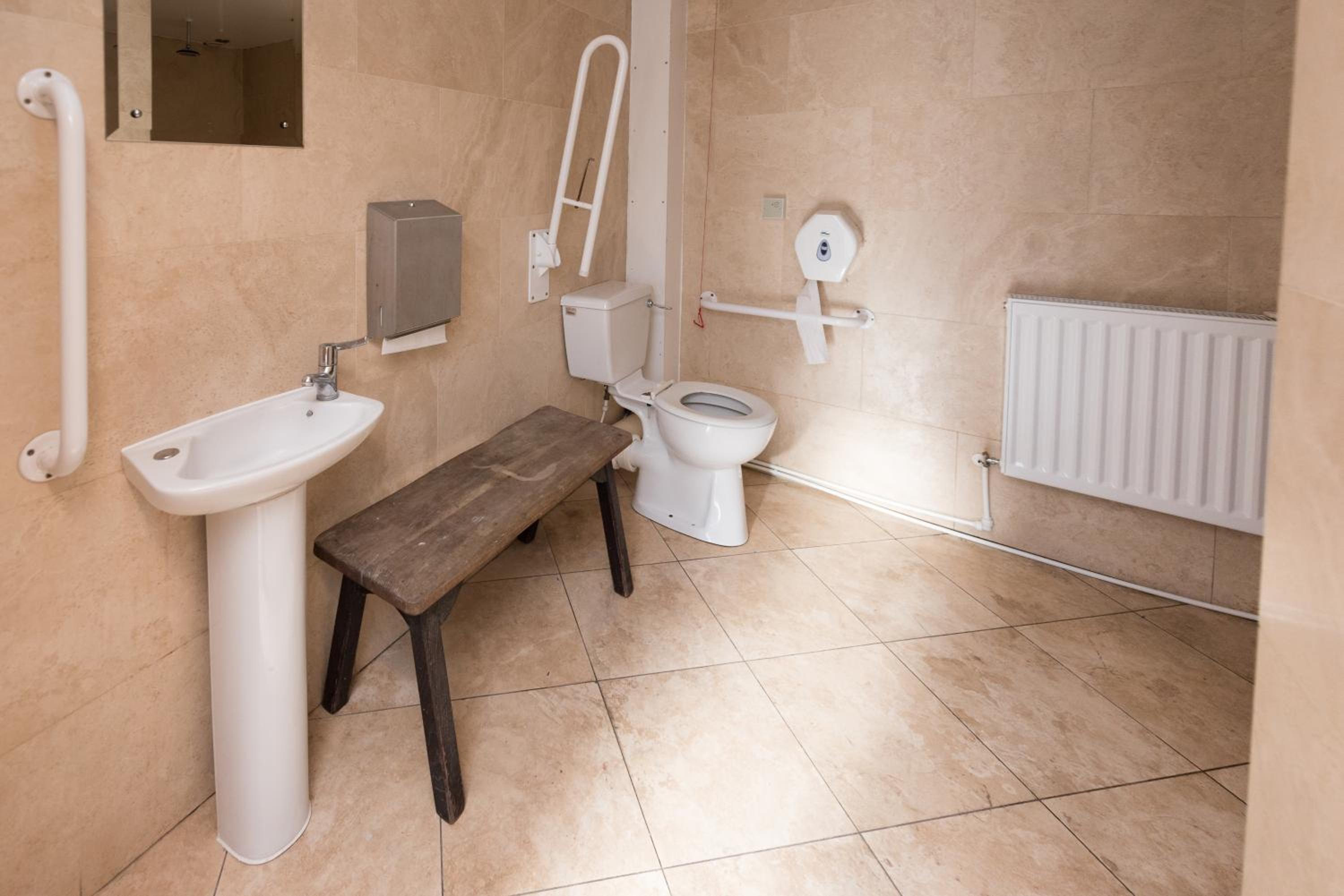 Twin Room with Private Bathroom photo 2