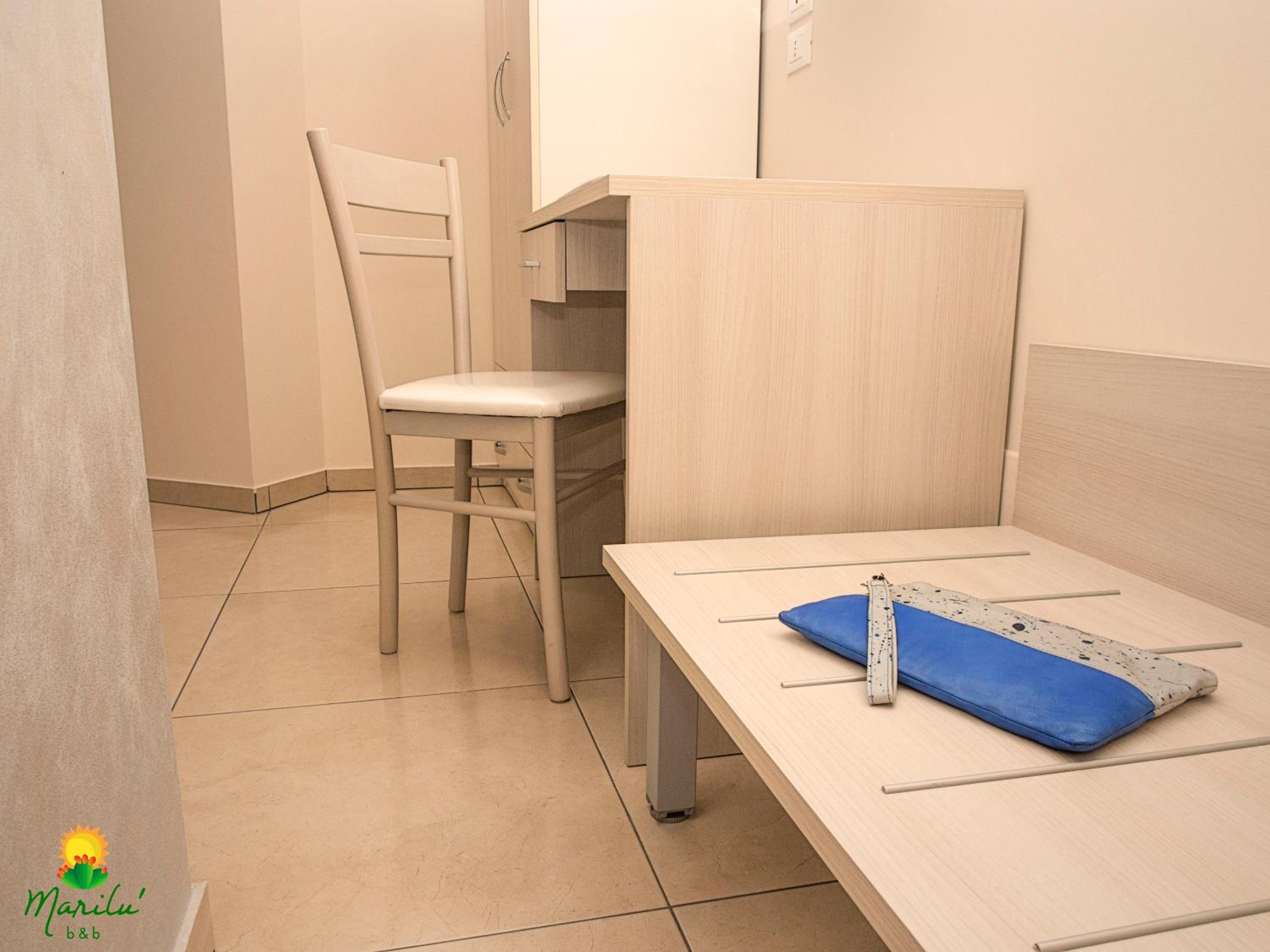 Twin Room with Private Bathroom photo 3