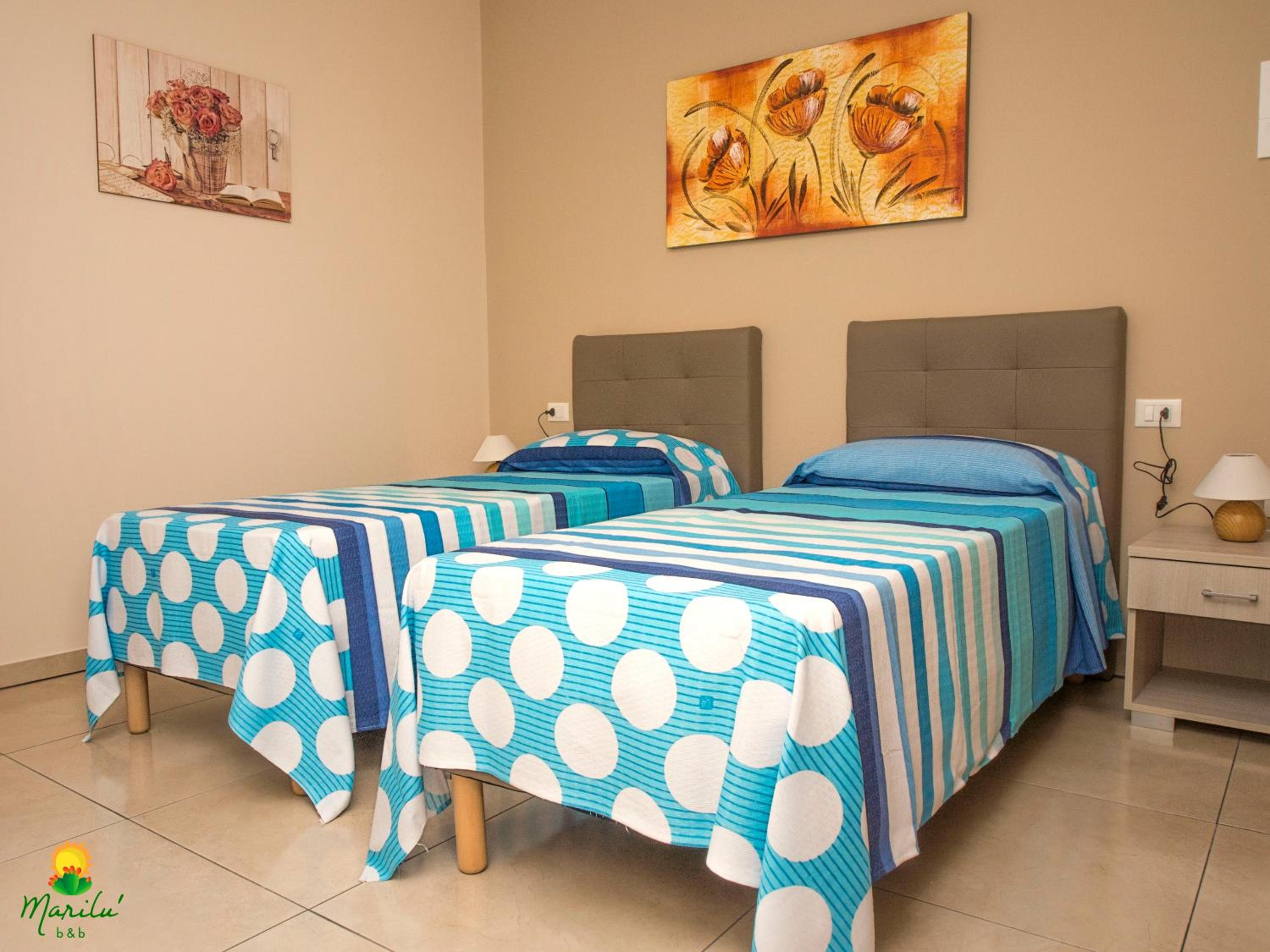 Twin Room with Private Bathroom photo 1